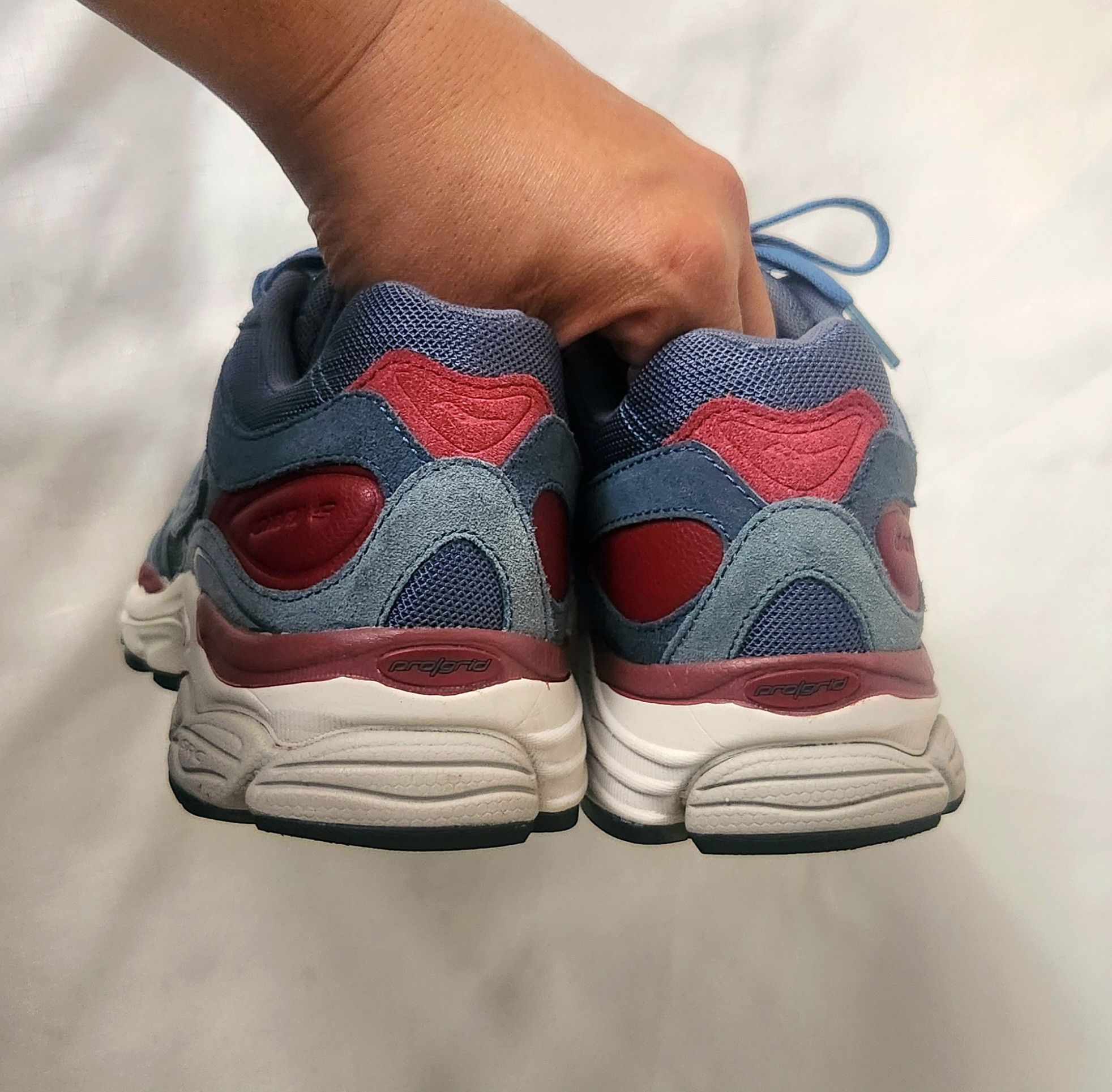 Saucony Saucony Progrid Omni 9 SPC Unisex Navy Blue Burgandy size 9 Size US 9 / EU 42 - 8 Thumbnail