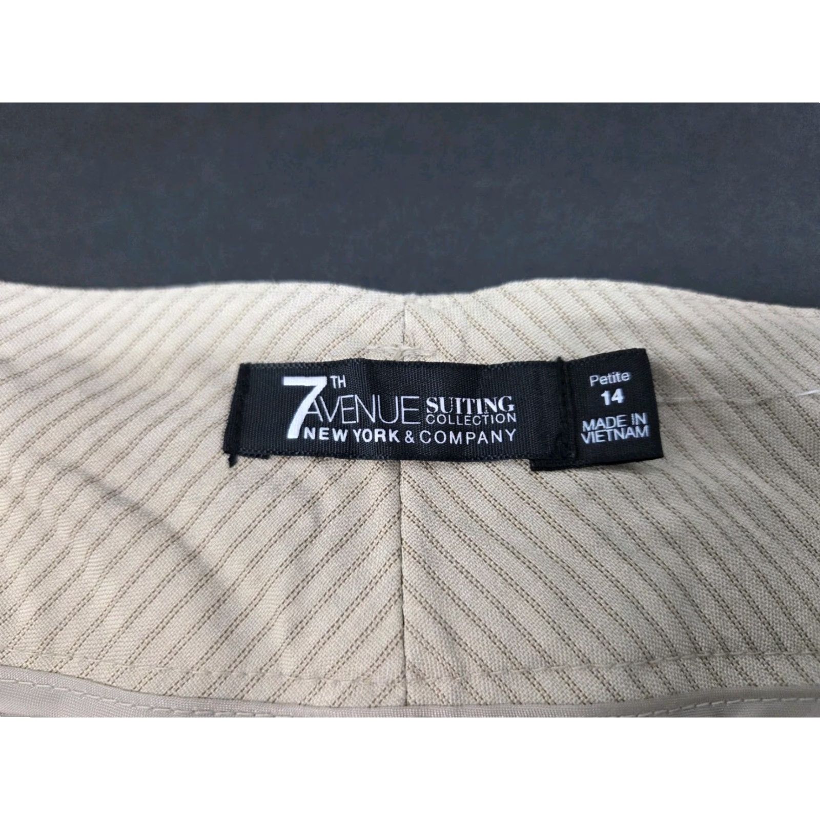 Avenue NWT 7th Avenue Design New York & Co. Womens Beige Dress Pants 14P Petite Flare Knit Polyester Spandex Rayon Bootcut Pockets Buttons Zipper Size 36" / US 14 / IT 50 - 2 Thumbnail