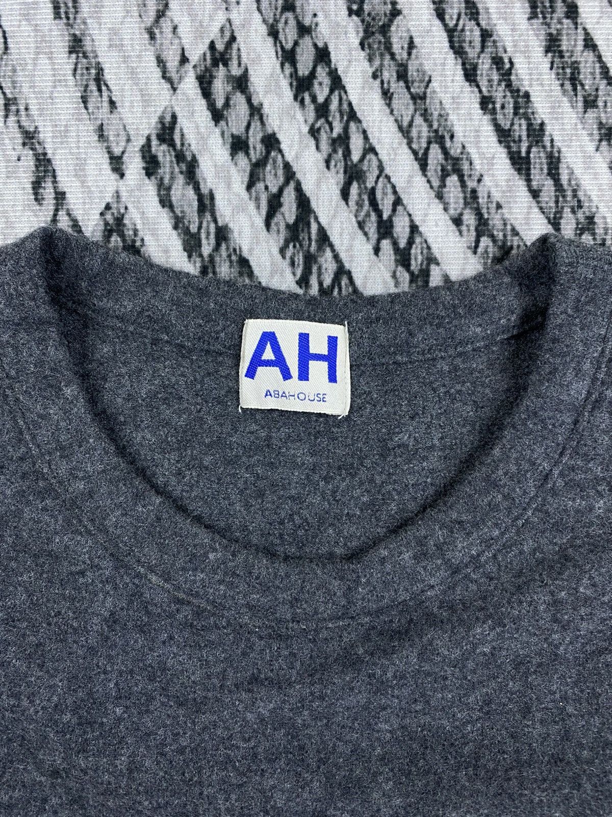 ABAHOUSE Vintage Abahouse Ripped Design Longsleeve Sweatshirt Size US M / EU 48-50 / 2 - 6 Thumbnail