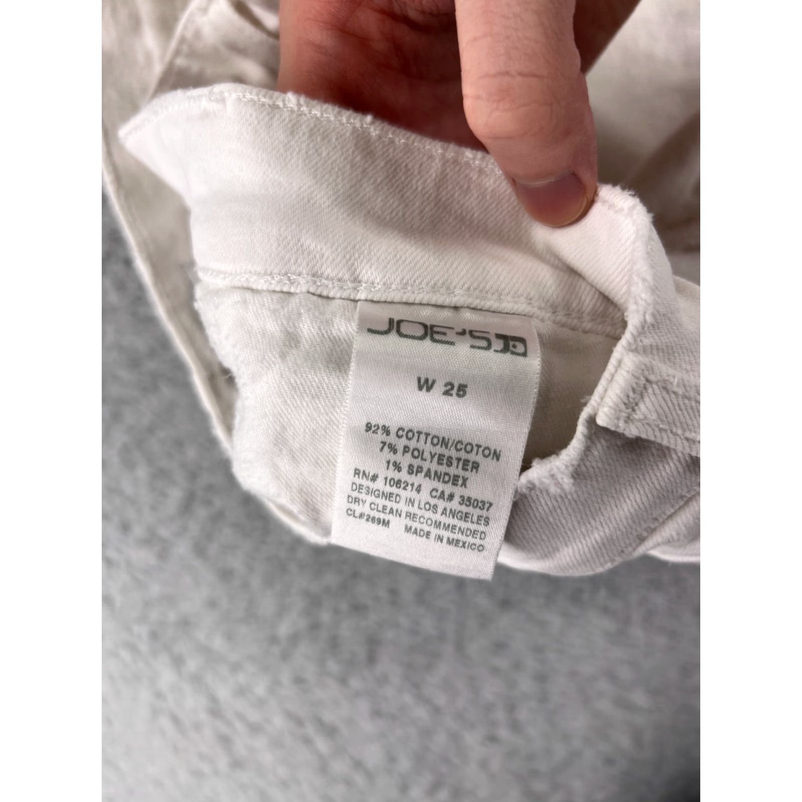 Vintage Joes Jeans Shorts Womens 25 White Distressed Cotton Blend Stretch Pockets 26x4 Size 34" / US 12 / IT 48 - 4 Thumbnail