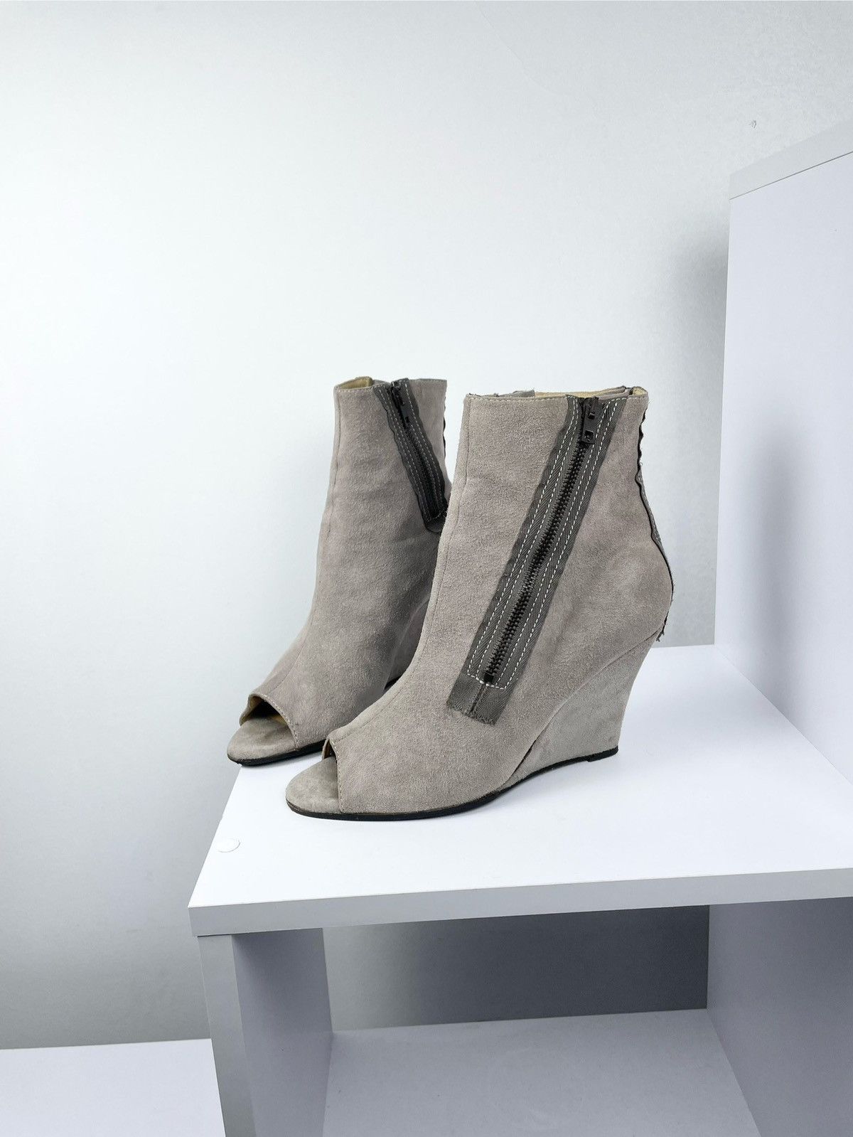 Acne Studios Acne Studious Open Toe Beige Leather Heel Bump Boots Size US 6.5 / IT 36.5 - 1 Thumbnail