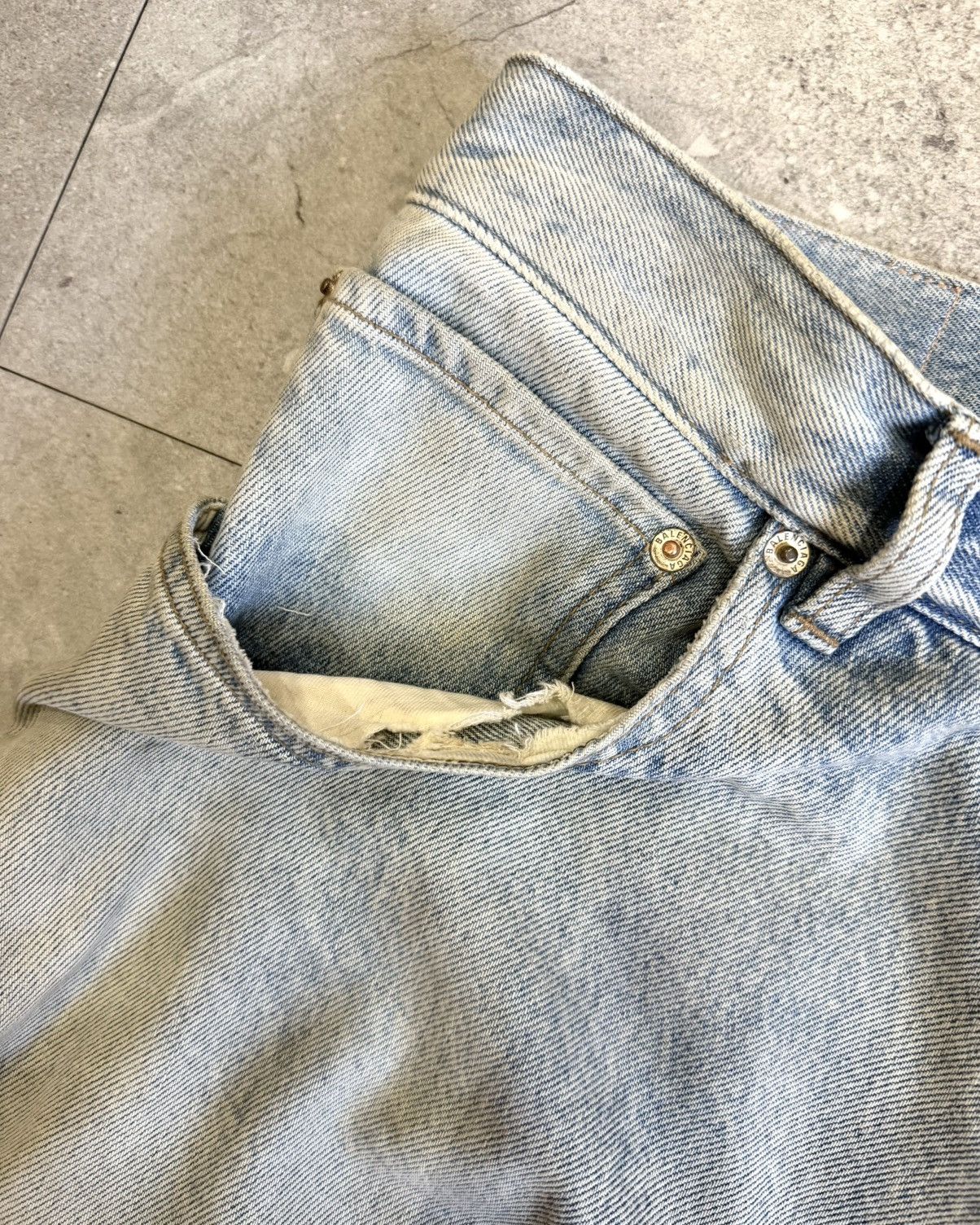 Balenciaga Balenciaga Sticker Denim Baggy Jeans Size US 38 / EU 54 - 8 Thumbnail