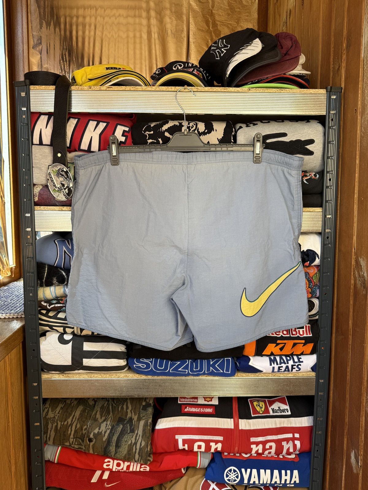 Nike Nike vintage shorts big swoosh Size US 34 / EU 50 - 1 Thumbnail