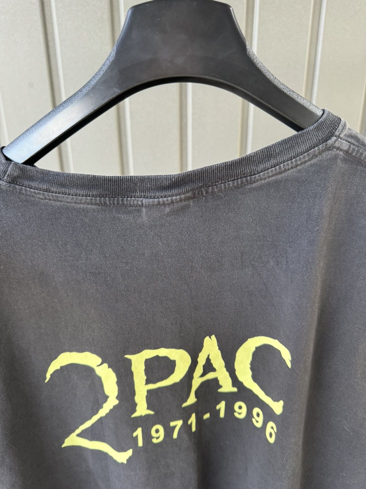 Band Tees × Rap Tees × Vintage Vintage 2 PAC Shakur Marijuana T Shirt Rap tee Size US XL / EU 56 / 4 - 13 Thumbnail