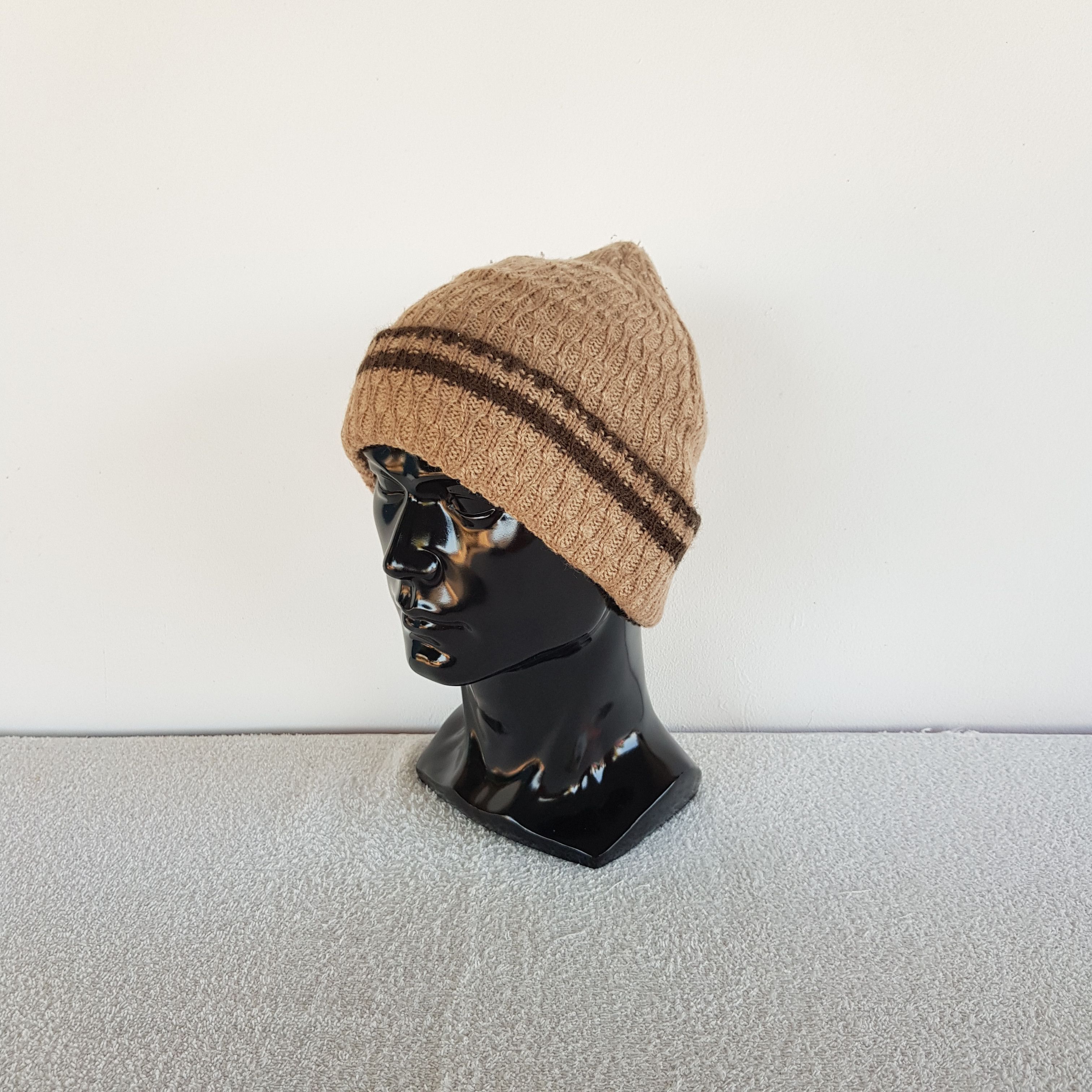 Mario Valentino Vintage Mario Valentino Hats Valentino Beanie Snow Caps Size ONE SIZE - 1 Thumbnail