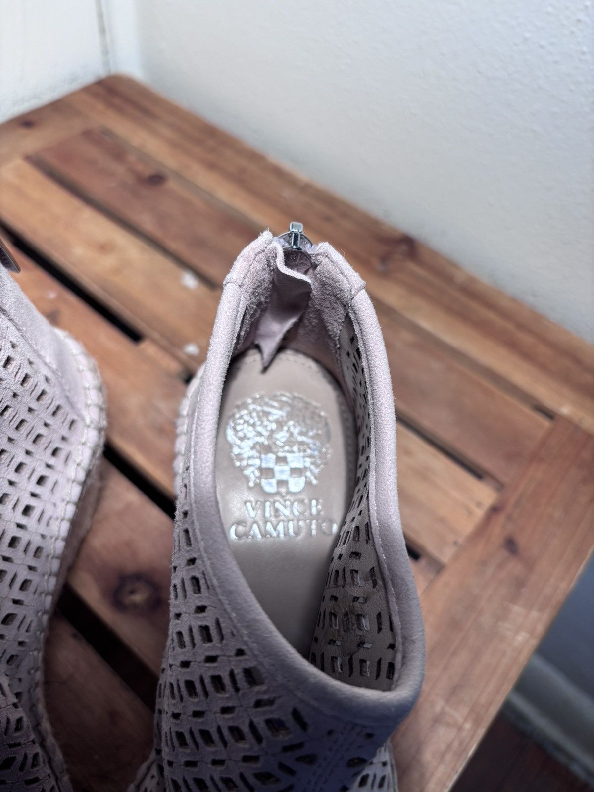 Vince Camuto Vince Camuto Cutout Wedge Sandals Size US 7.5 / IT 37.5 - 9 Thumbnail