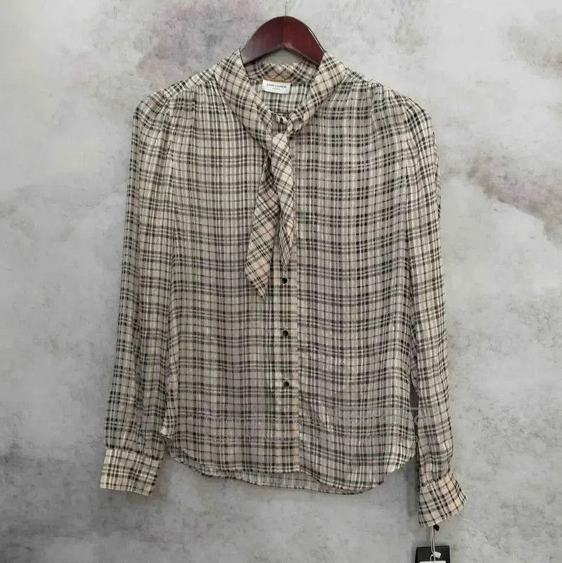 Yves Saint Laurent YSL White Silk Long Sleeve Shirt for Women . Size S / US 4 / IT 40 - 1 Thumbnail