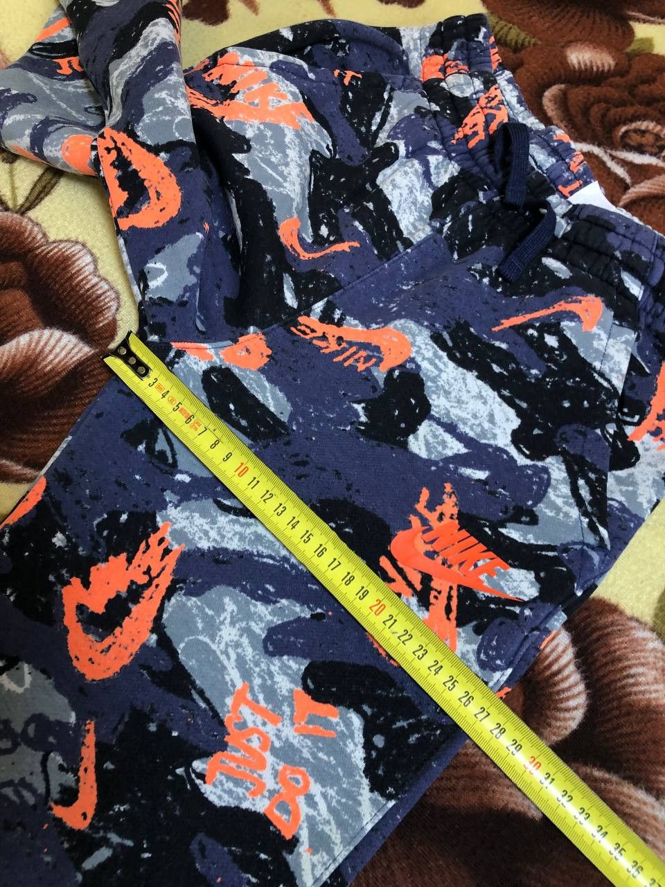 Nike Nike (kids XL) Boy's Club Fleece Printed Joggers Size US 29 - 9 Thumbnail