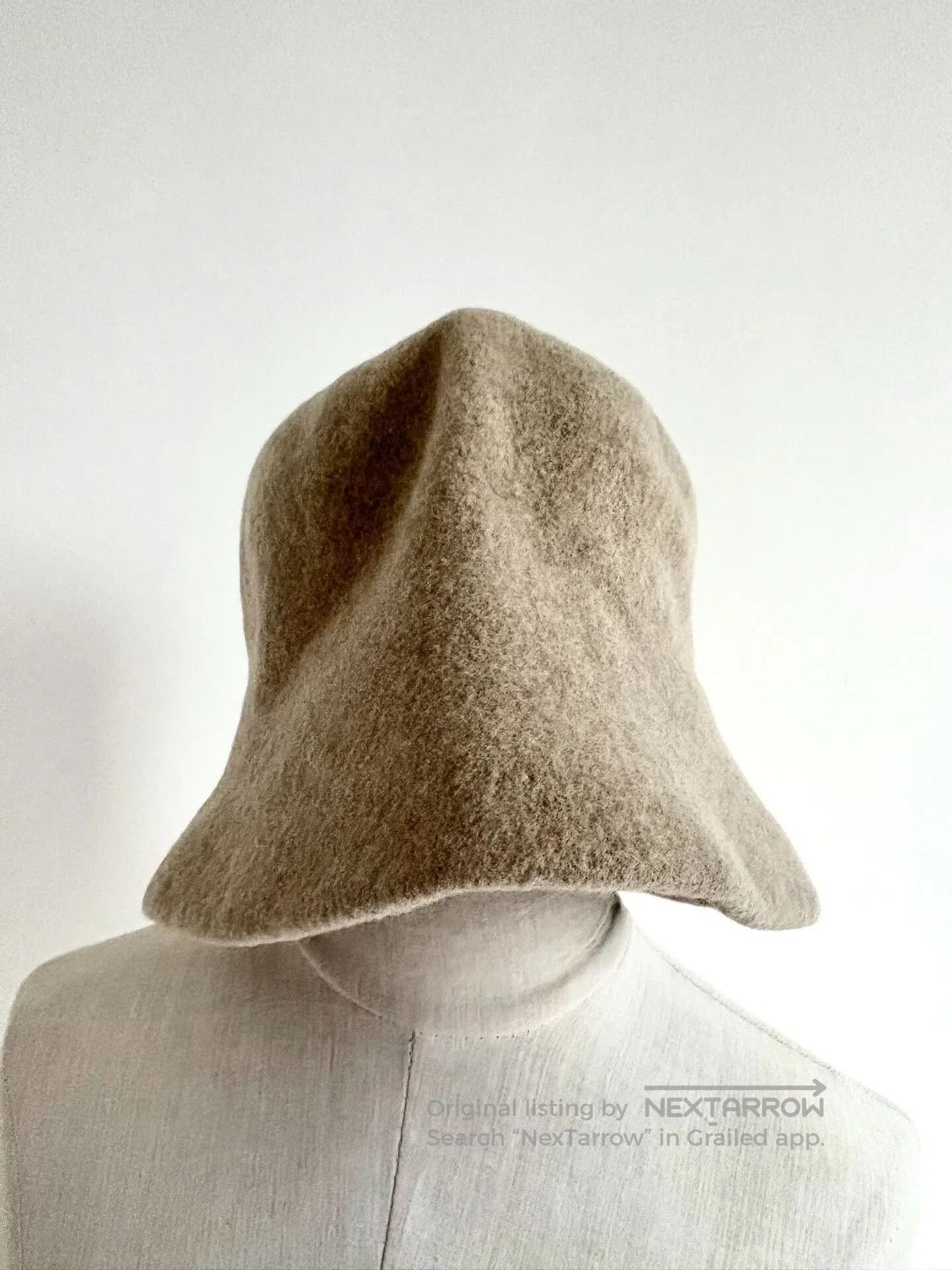 Vivienne Westwood vivienne westwood beige bucket hat. Size ONE SIZE - 6 Thumbnail