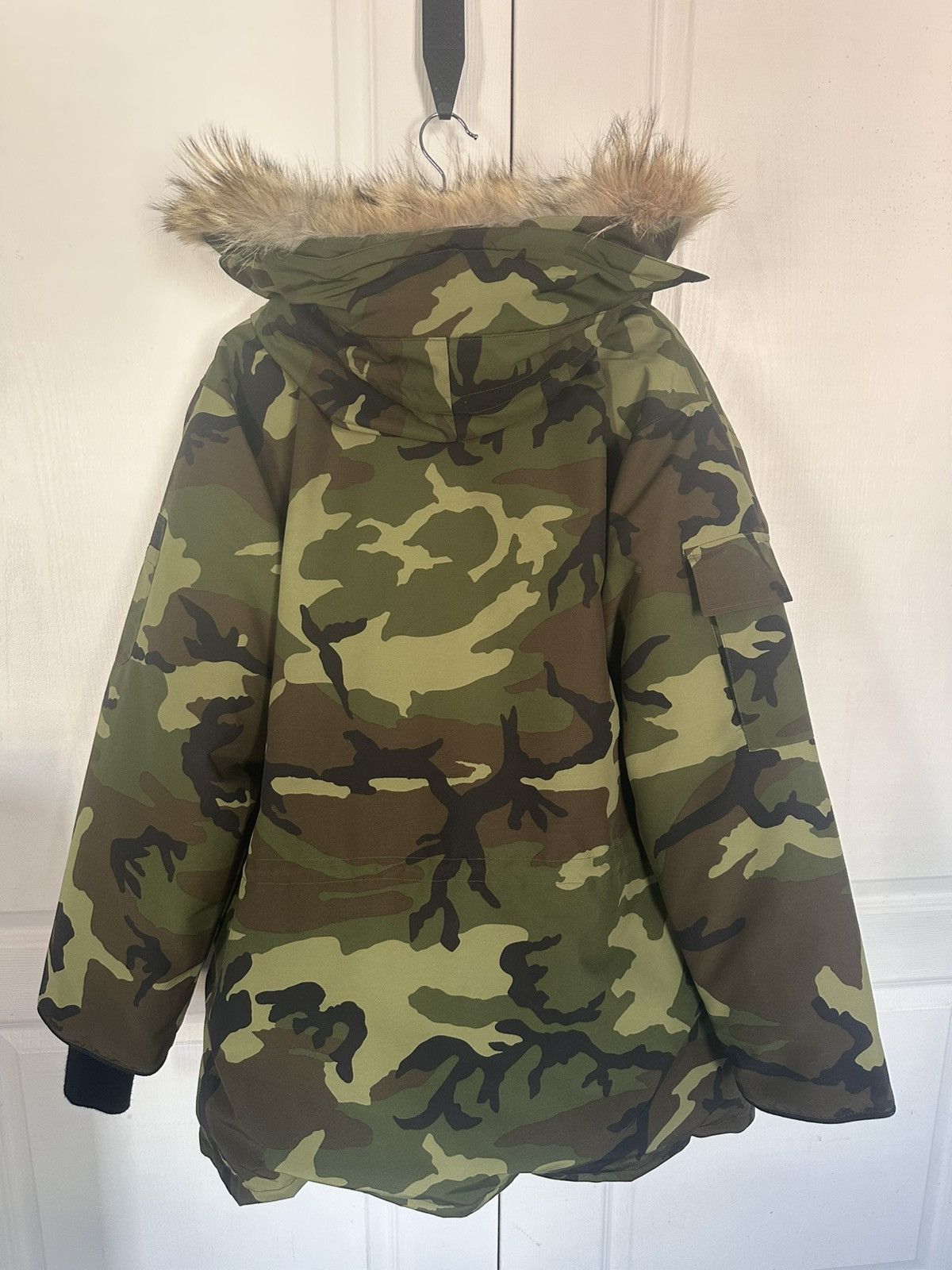 Canada Goose Canada Goose Expedition Parka Camo w/ Removable Fur Hood Size US L / EU 52-54 / 3 - 4 Thumbnail