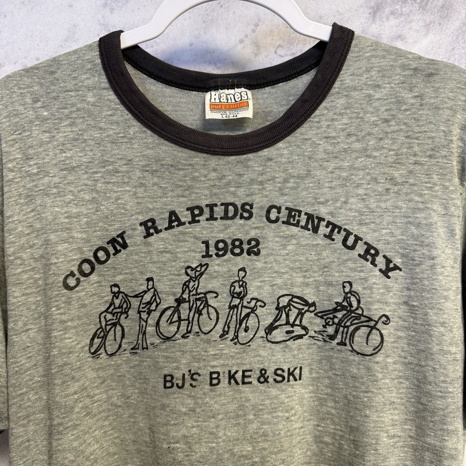 Vintage Vintage 80s Bike & Ski Ringer T Shirt Mens Large Gray 1982 Size US L / EU 52-54 / 3 - 1 Thumbnail