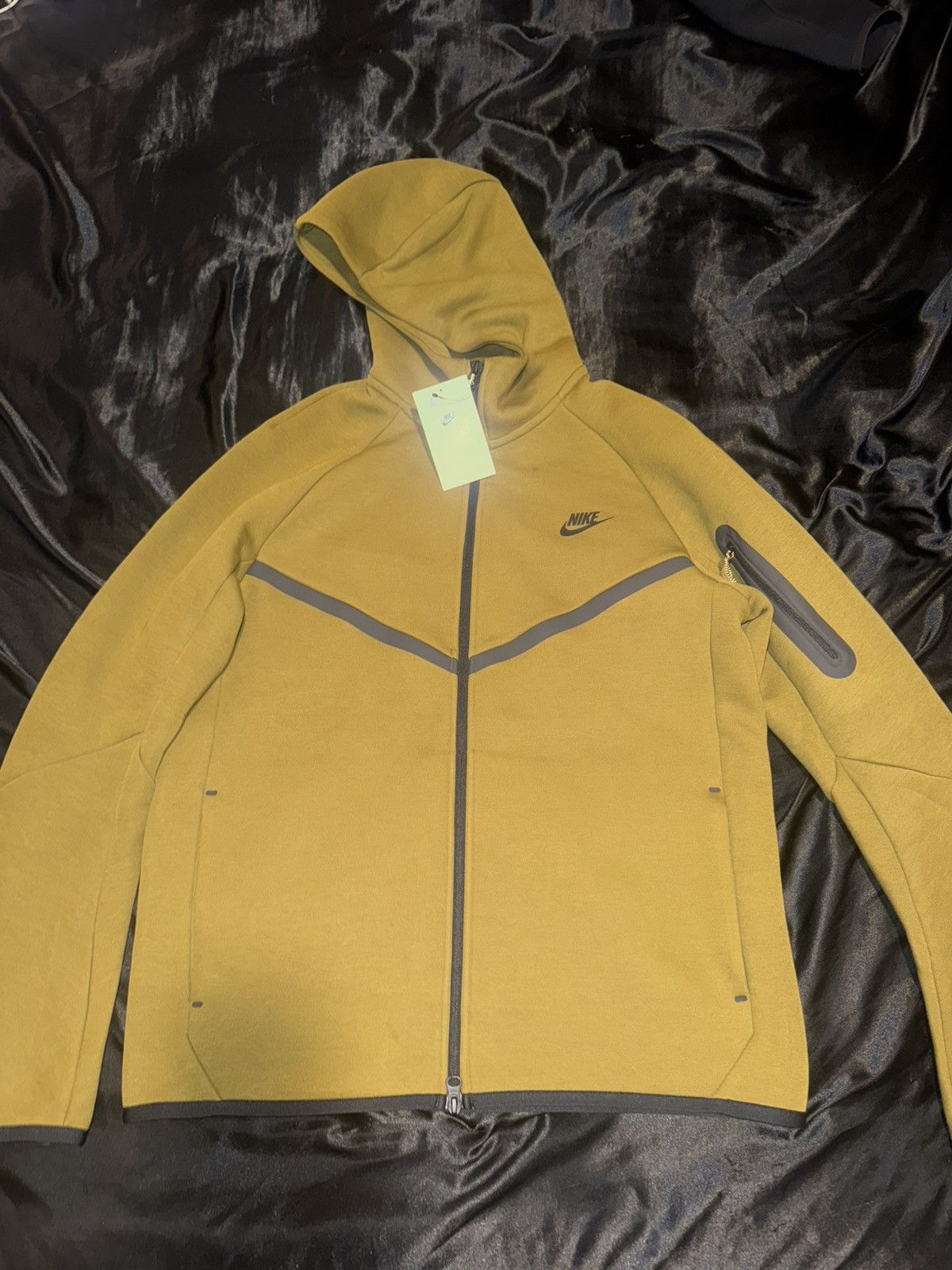 Nike Nike tech olive jacket and pants Size US M / EU 48-50 / 2 - 2 Thumbnail