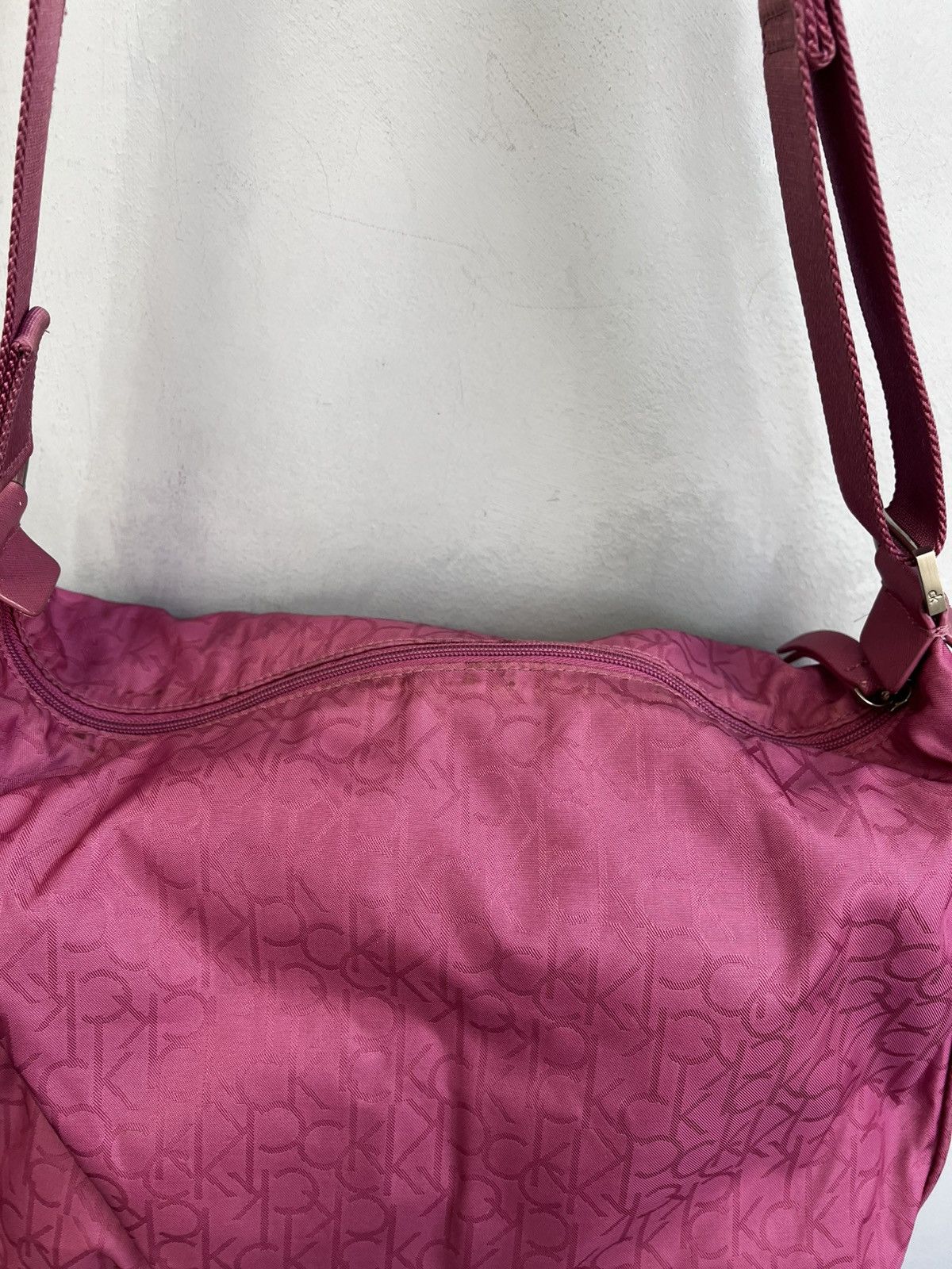 Calvin Klein VINTAGE ARCHIVE MONOGRAM CALVIN KLEIN NYLON MASSENGER BAG Size ONE SIZE - 12 Thumbnail