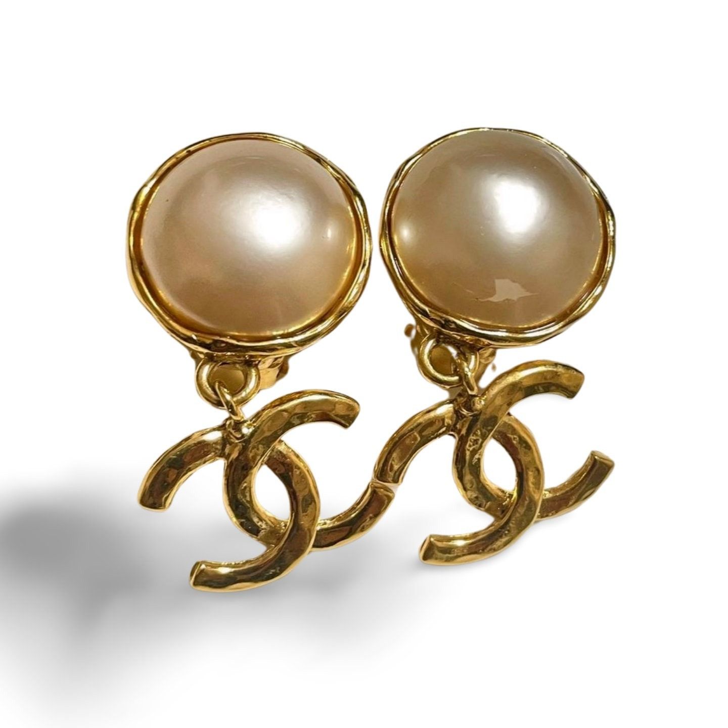 Chanel Vintage CHANEL white faux pearl and golden dangling earrings Size ONE SIZE - 2 Thumbnail