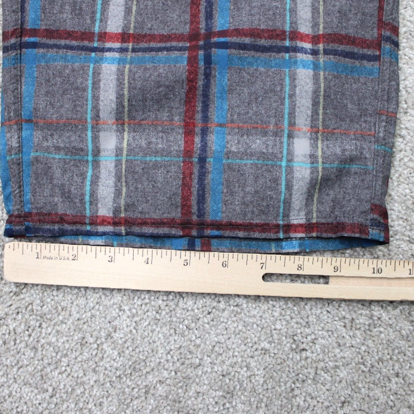 TravisMathew Travis Mathew Shorts Mens 32 Gray/Red/Blue Check Polyester Stretch Athletic Size US 32 / EU 48 - 5 Thumbnail