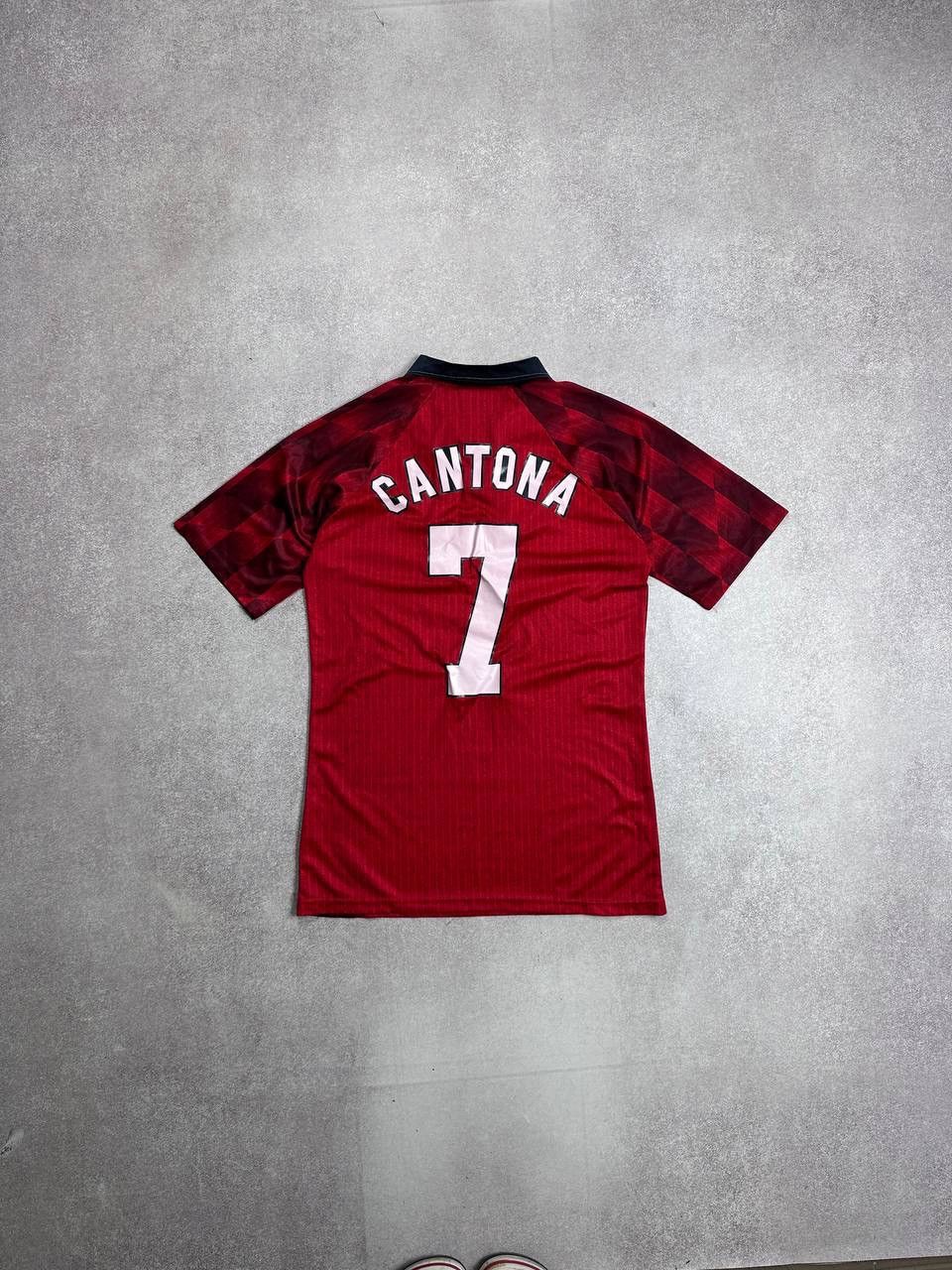 Umbro Vintage Umbro 1996-98 Manchester United Home Jersey XL Size US M / EU 48-50 / 2 - 4 Thumbnail