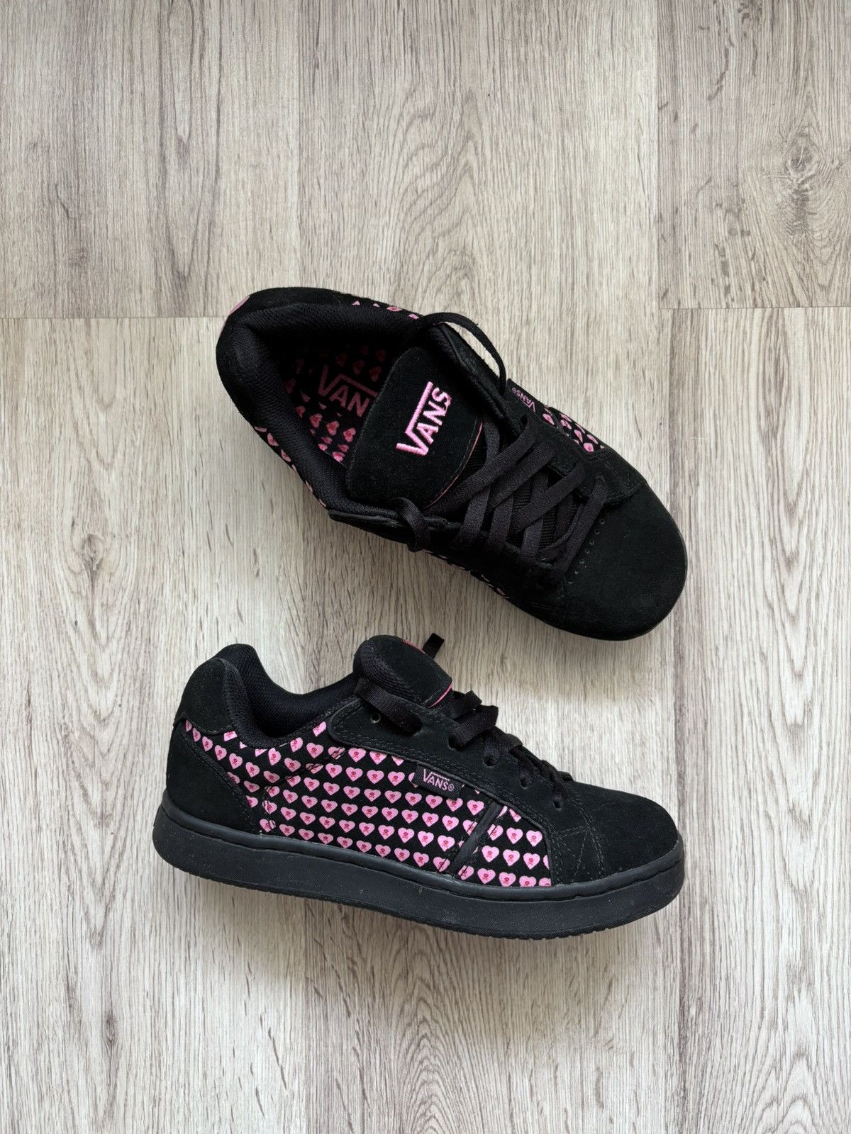 Vans Vans Decline Women’s 6.5 Pink Heart Skull Rare 2009 Y2K Emo Size US 6.5 / IT 36.5 - 1 Thumbnail