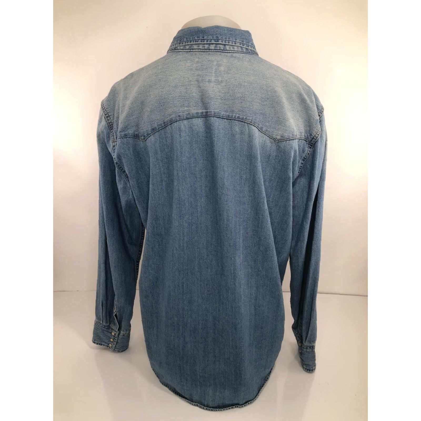Levi's LEVI'S Western Shirt Mens XL Sawtooth Pockets Pearl Snap Blue Color Button-Up Long Sleeve Slim Size US XL / EU 56 / 4 - 3 Thumbnail