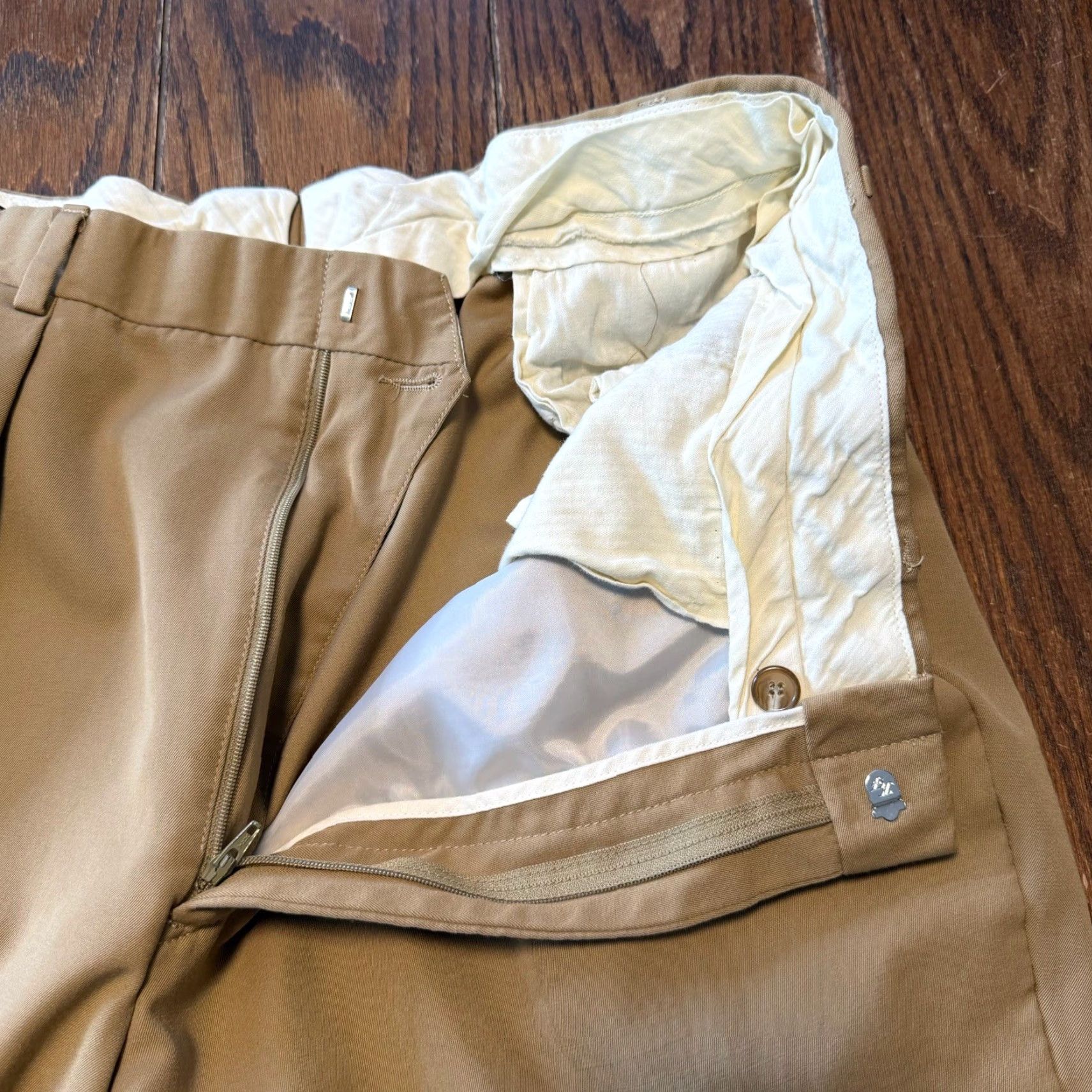 Vintage Ben Silver Charleston Pants Men’s 36x29 Wool Brown USA Made Pleated Cuffed Regular Straight Pants Mens Brown 80s 90s USA Size US 36 / EU 52 - 4 Thumbnail
