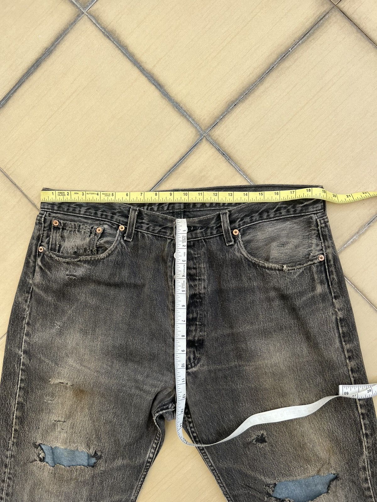 Levi's Vintage 1995 Levi’s 501 Distressed Faded Black Denim Jeans Size US 37 - 3 Thumbnail