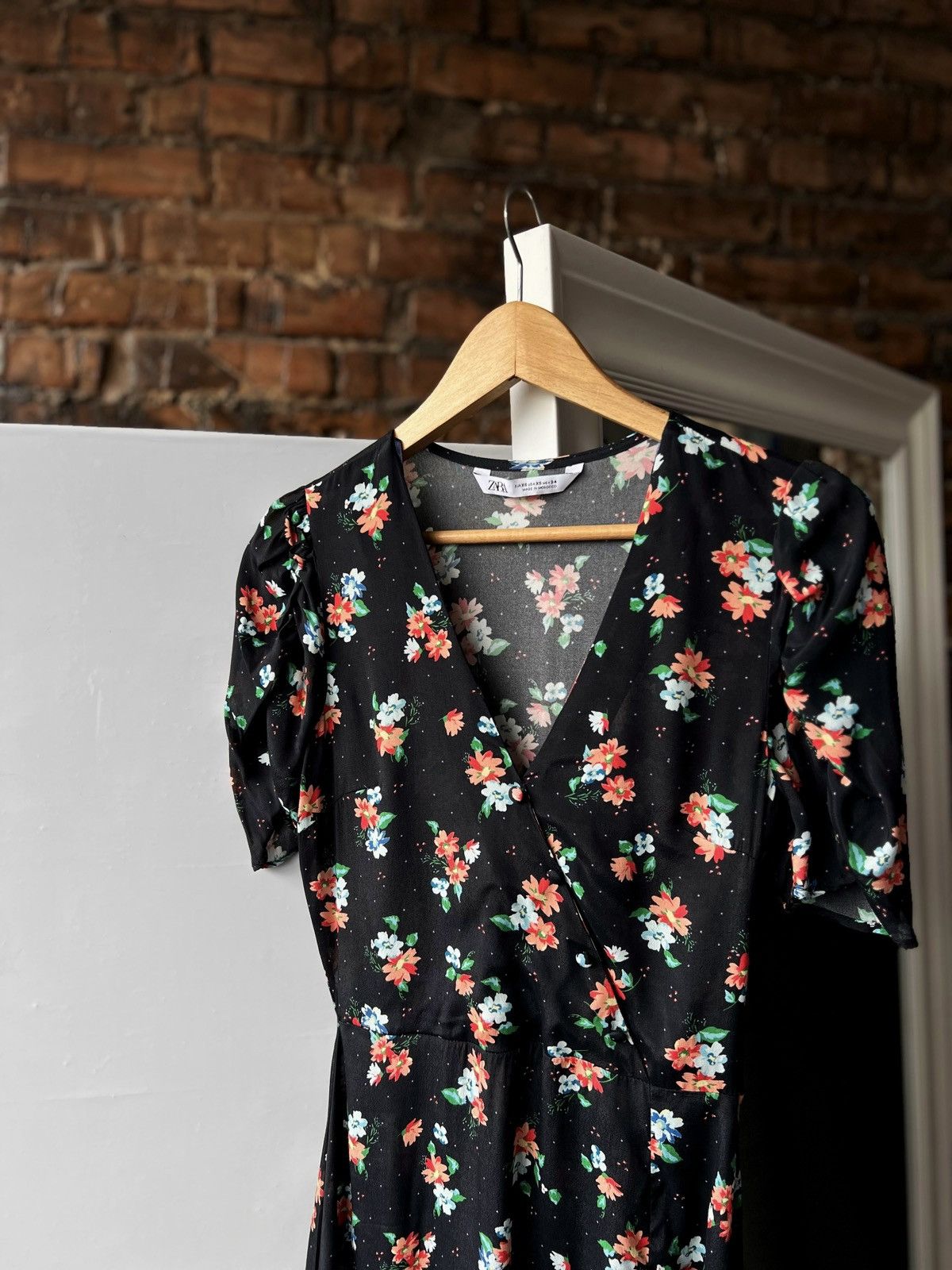 Designer × Zara Zara Women’s Viscose Black Floral Dress Streetwear Size XS / US 0-2 / IT 36-38 - 2 Thumbnail