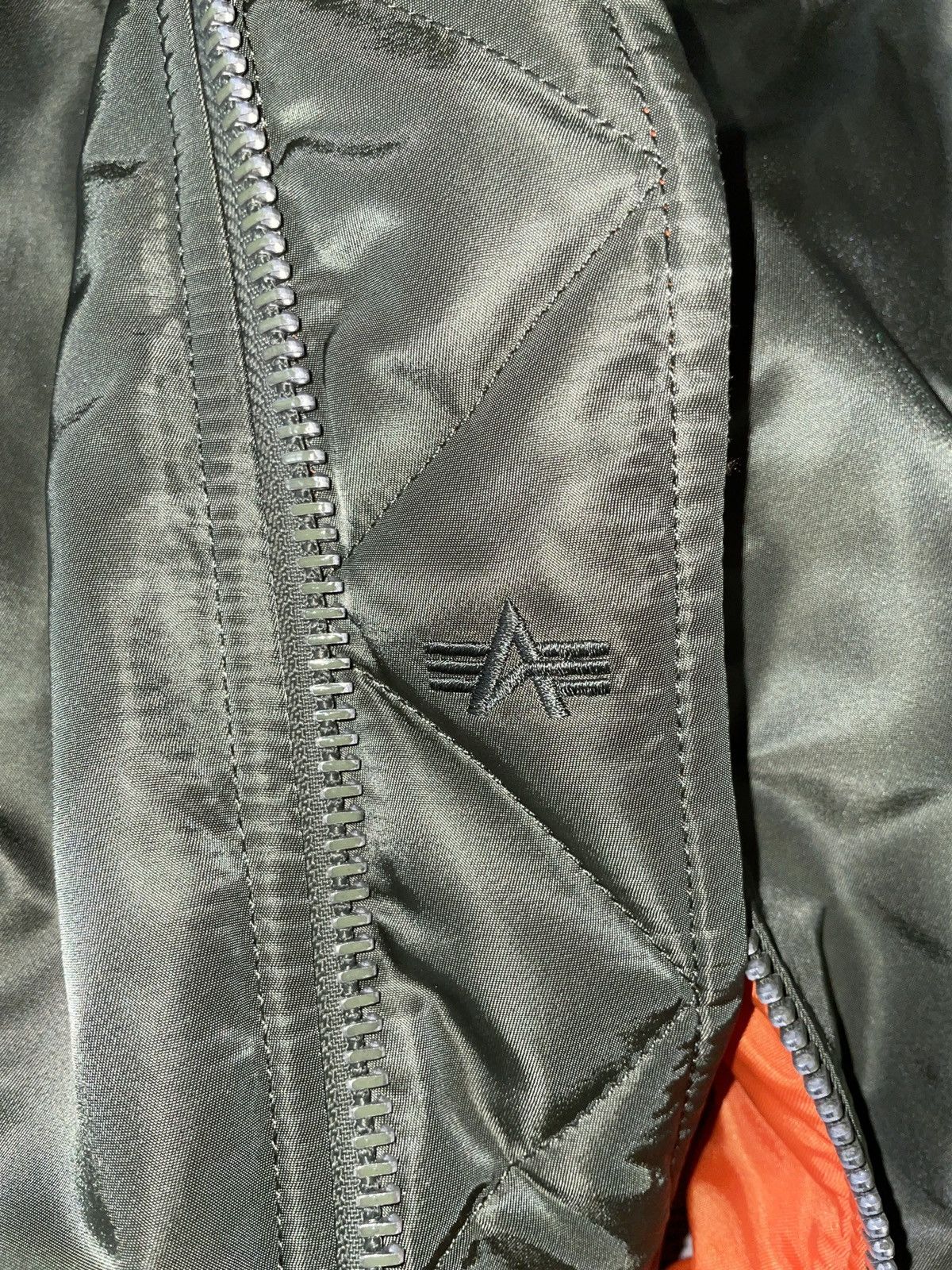 Alpha Industries Alpha Industries Reversible Bomber Jacket Size US L / EU 52-54 / 3 - 6 Thumbnail