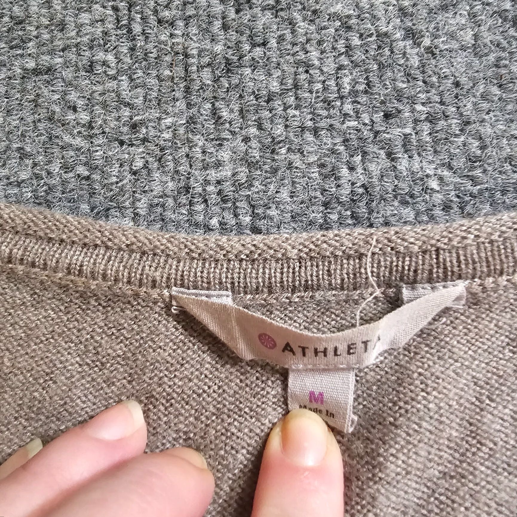 Athleta Athleta Sweater Top Womens Medium Beige Knit Wool Long Sleeve Texture Casual Size M / US 6-8 / IT 42-44 - 3 Thumbnail