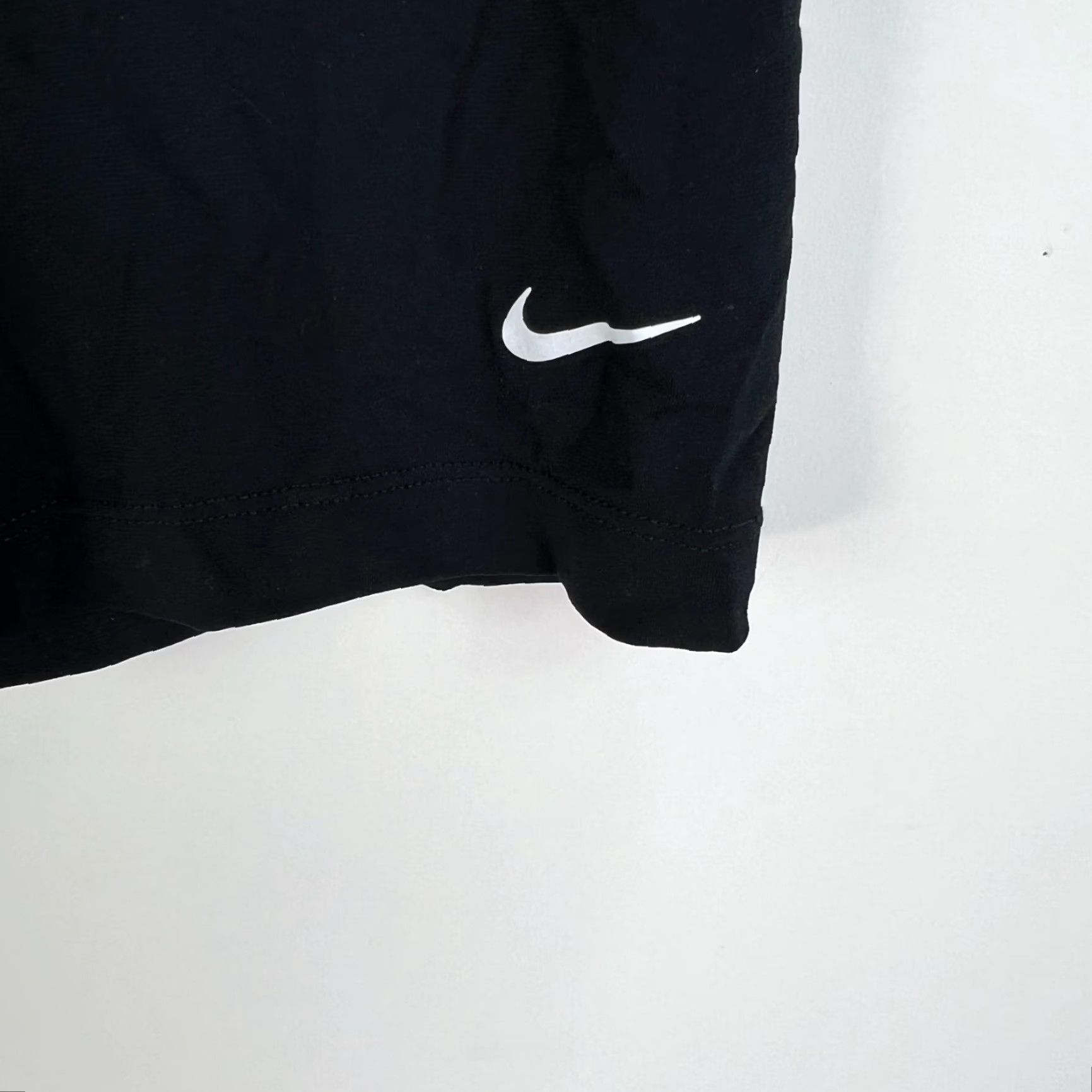 Nike VINTAGE Nike Swim Bottom Mens 38 Black 12" 30" Waist 90s Beach Logo Brief Trunks Built-In Brief Drawstring, Navy? Size US 38 / EU 54 - 2 Thumbnail