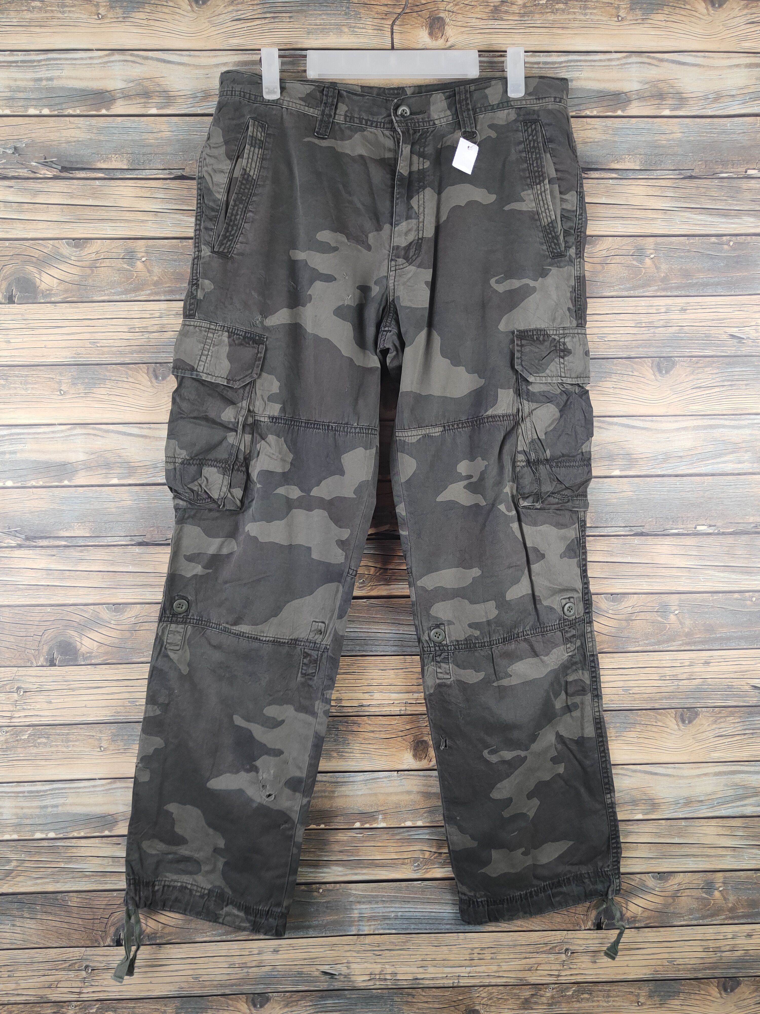 DL Uniqlo Camouflage Multipocket Cargo Pants #46-259T