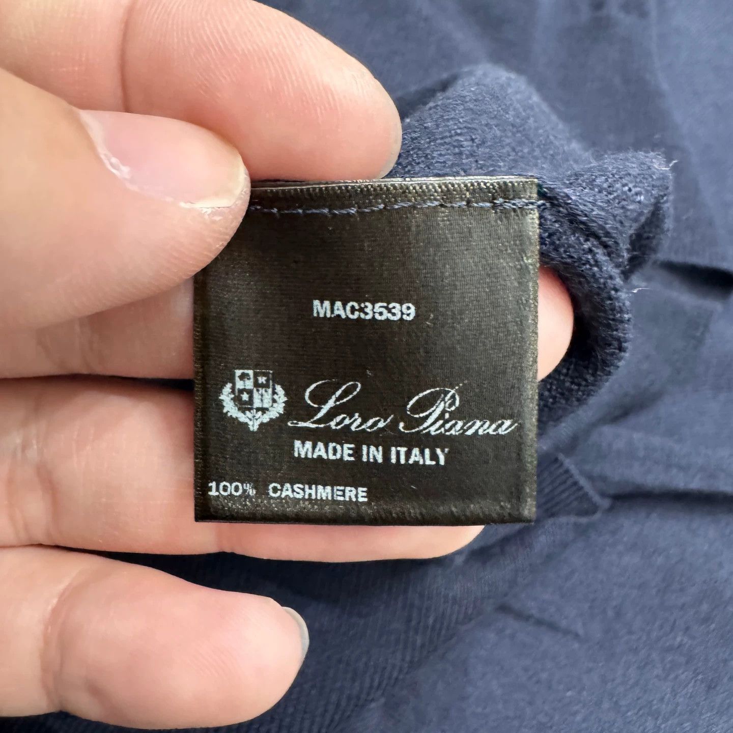 Loro Piana Loro Piana V-neck cashmere knit sweater 58 99 New Size US XXL / EU 58 / 5 - 3 Thumbnail