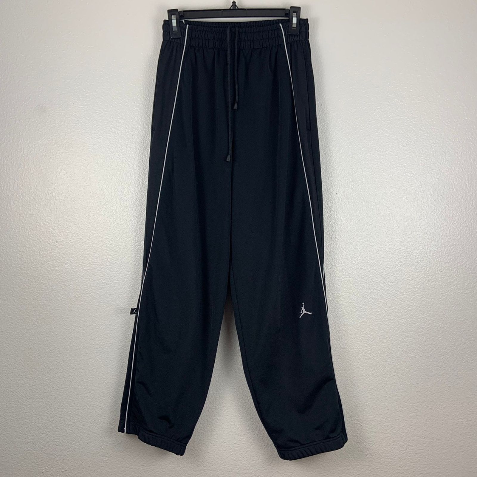 Jordan Brand Jordan Black Sweatpants Size US 30 / EU 46 - 1 Thumbnail