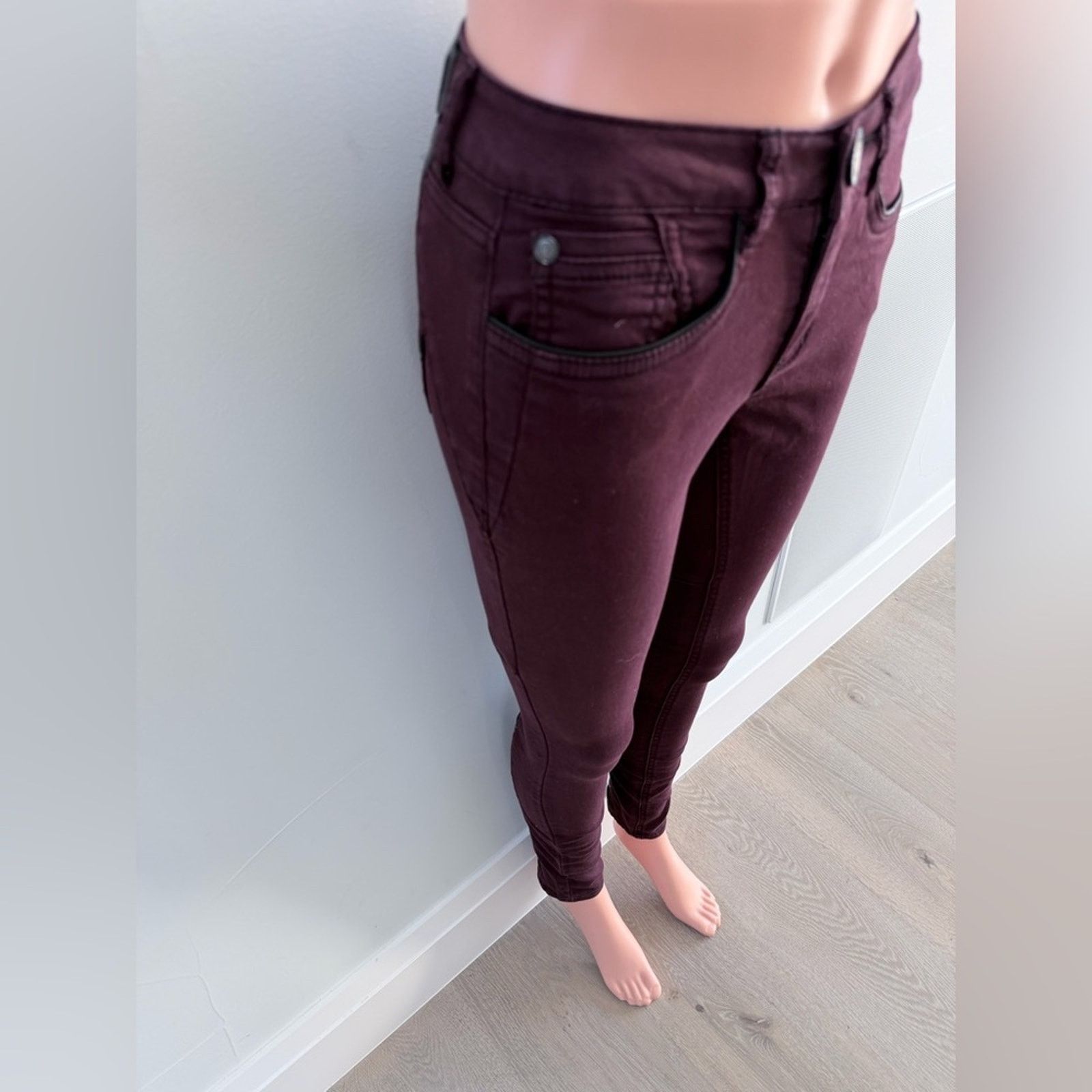 Other New Y2K Burgundy Maroon Jeans with Lace-Up Detail size 25 Size 25" / US 0 / IT 36 - 9 Thumbnail