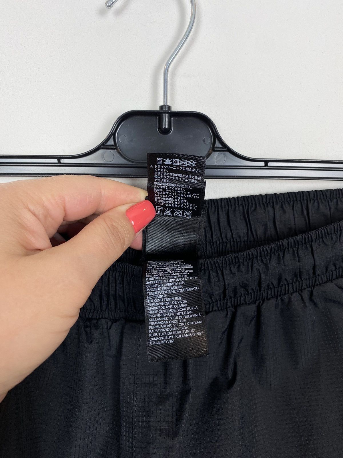 The North Face The North Face HyVent 2.5L Hiking Pants Women’s Size S Black Size 26" / US 2 / IT 38 - 12 Thumbnail