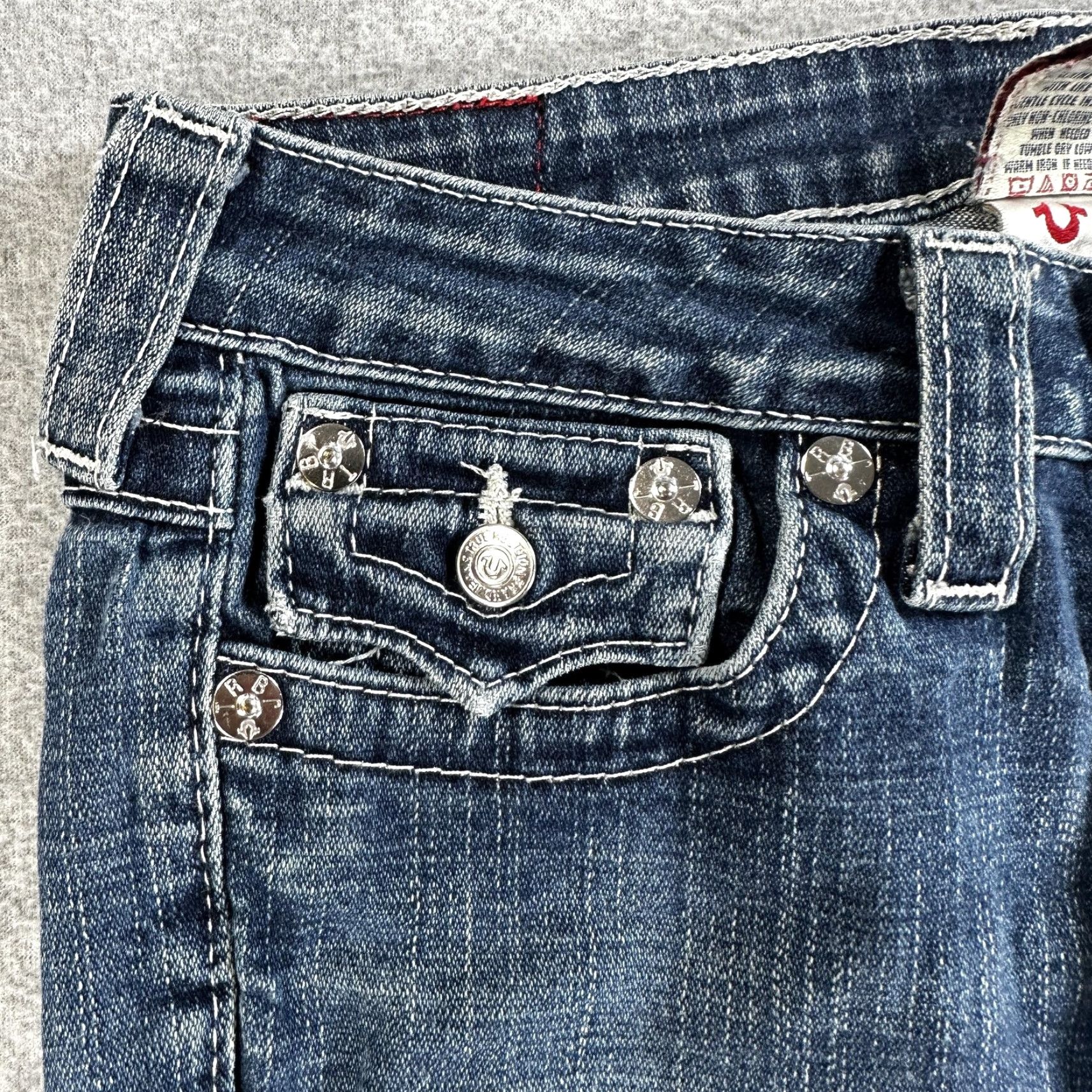 True Religion VINTAGE? No, actually not vintage. True Religion World Tour Jeans Womens 26 Blue Low Rise Straight Flap Pockets USA Size 26" / US 2 / IT 38 - 5 Thumbnail
