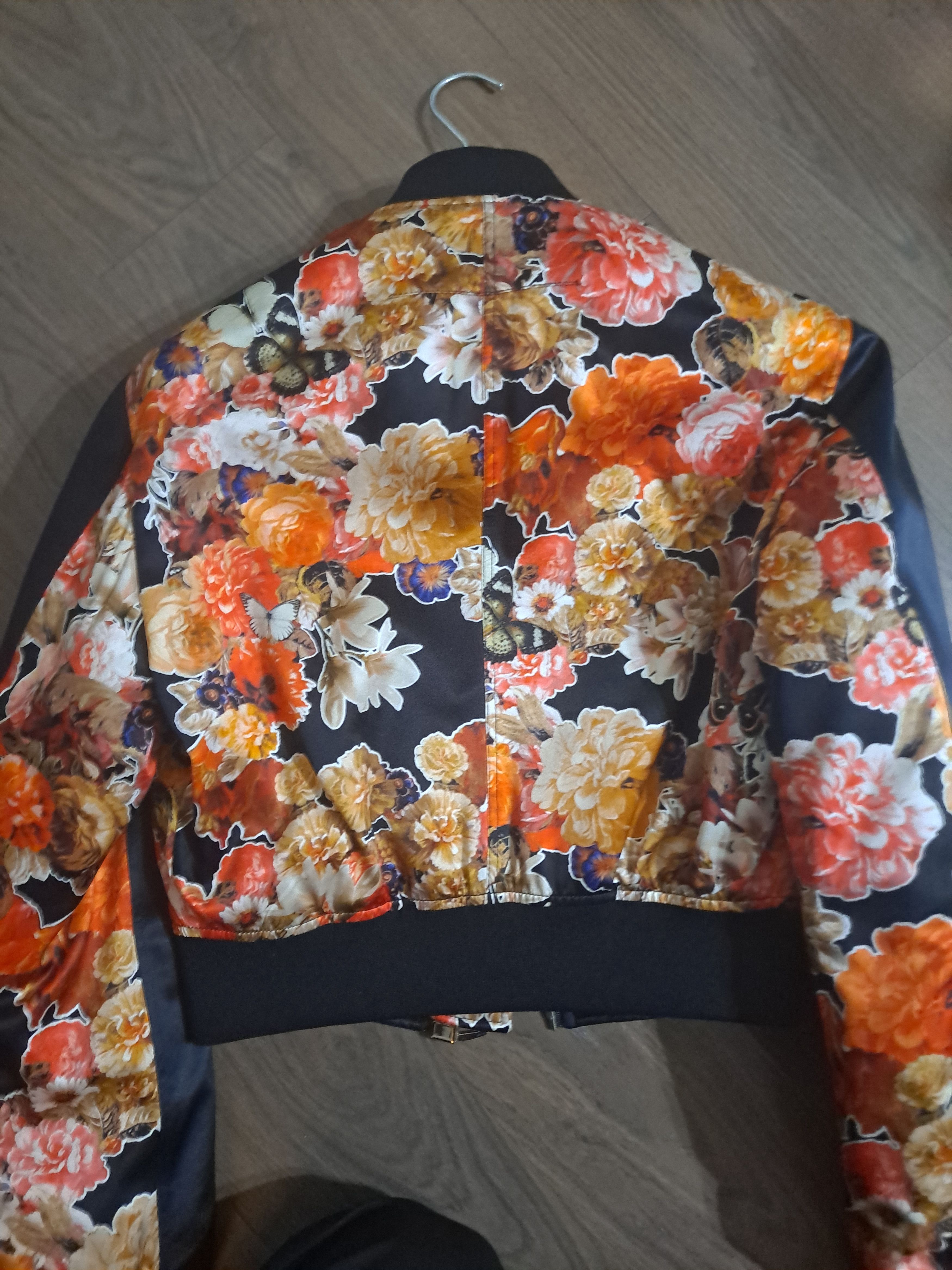 Givenchy NWT $4.8K Givenchy Floral silk bomber jacket brand new Size S / US 4 / IT 40 - 4 Thumbnail