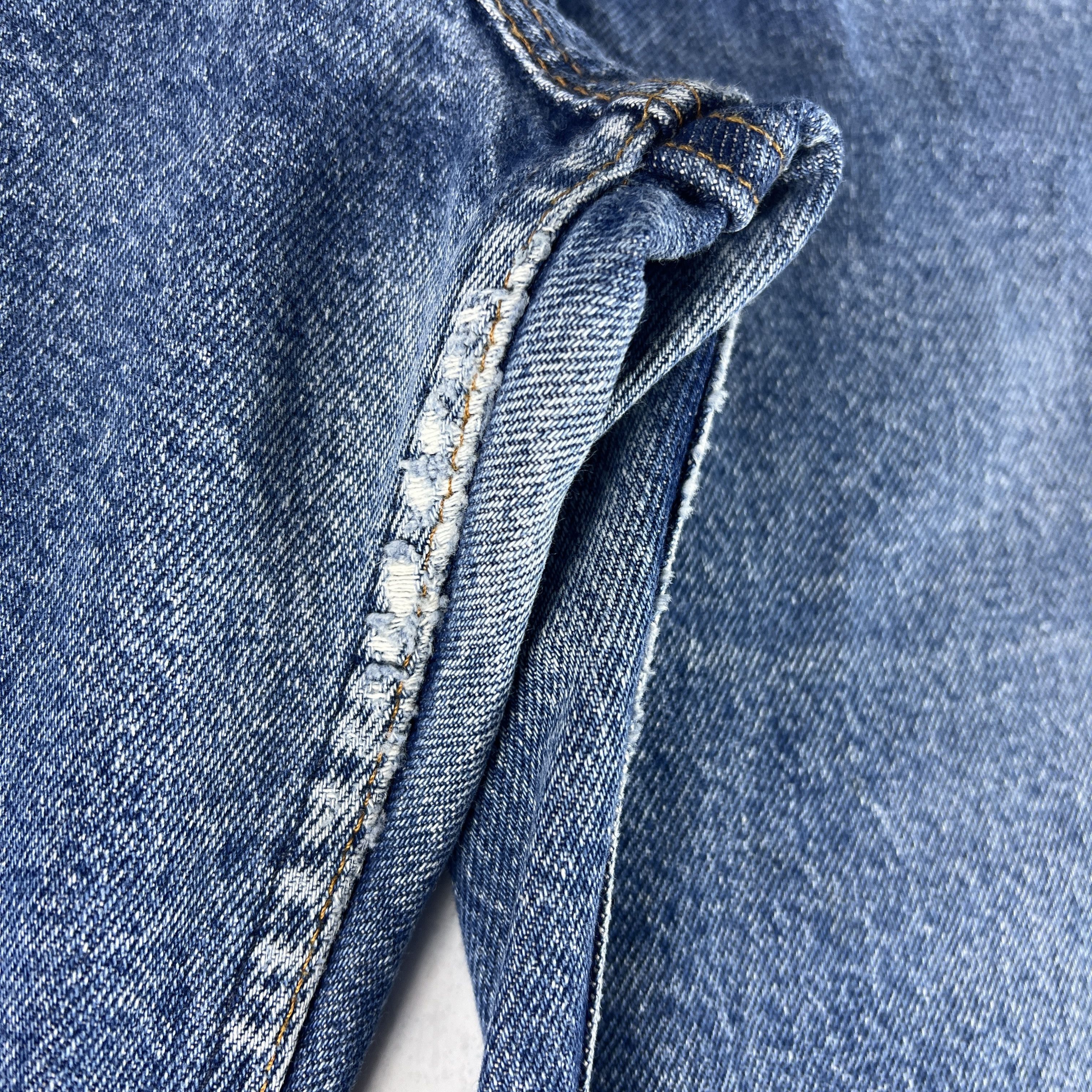 Levi's × Vintage VTG 90s Levi's Jeans 505 Straight Blue Faded Cotton Denim Size US 36 / EU 52 - 2 Thumbnail