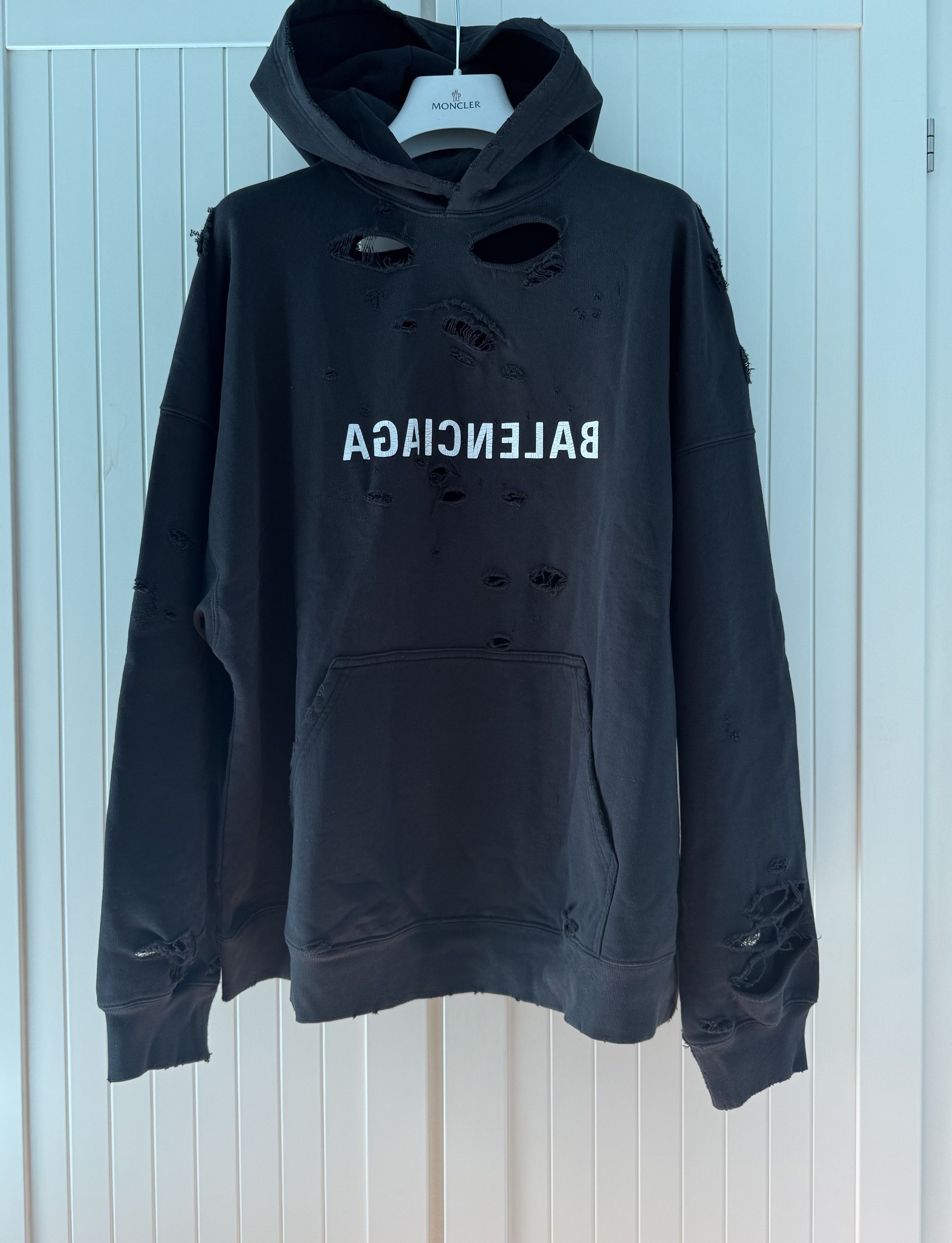 Balenciaga SS'24 Rippedd Hoodie Mirrored Logo Size US S / EU 44-46 / 1 - 1 Thumbnail