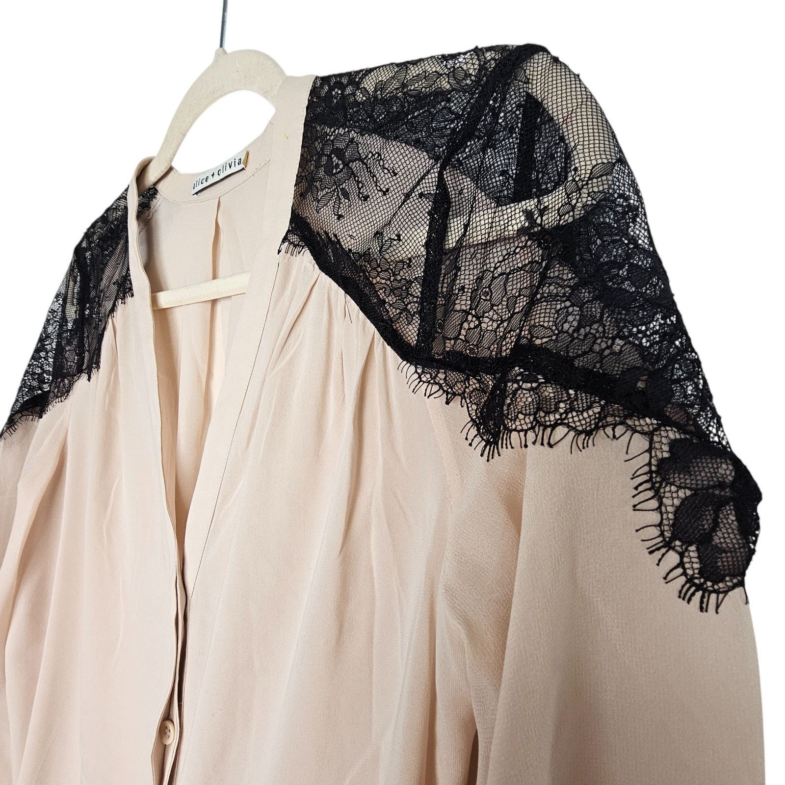 Alice + Olivia Alice + Olivia Sofia Silk Blouse Lace Fairycore Quiet Luxury Size M / US 6-8 / IT 42-44 - 6 Thumbnail