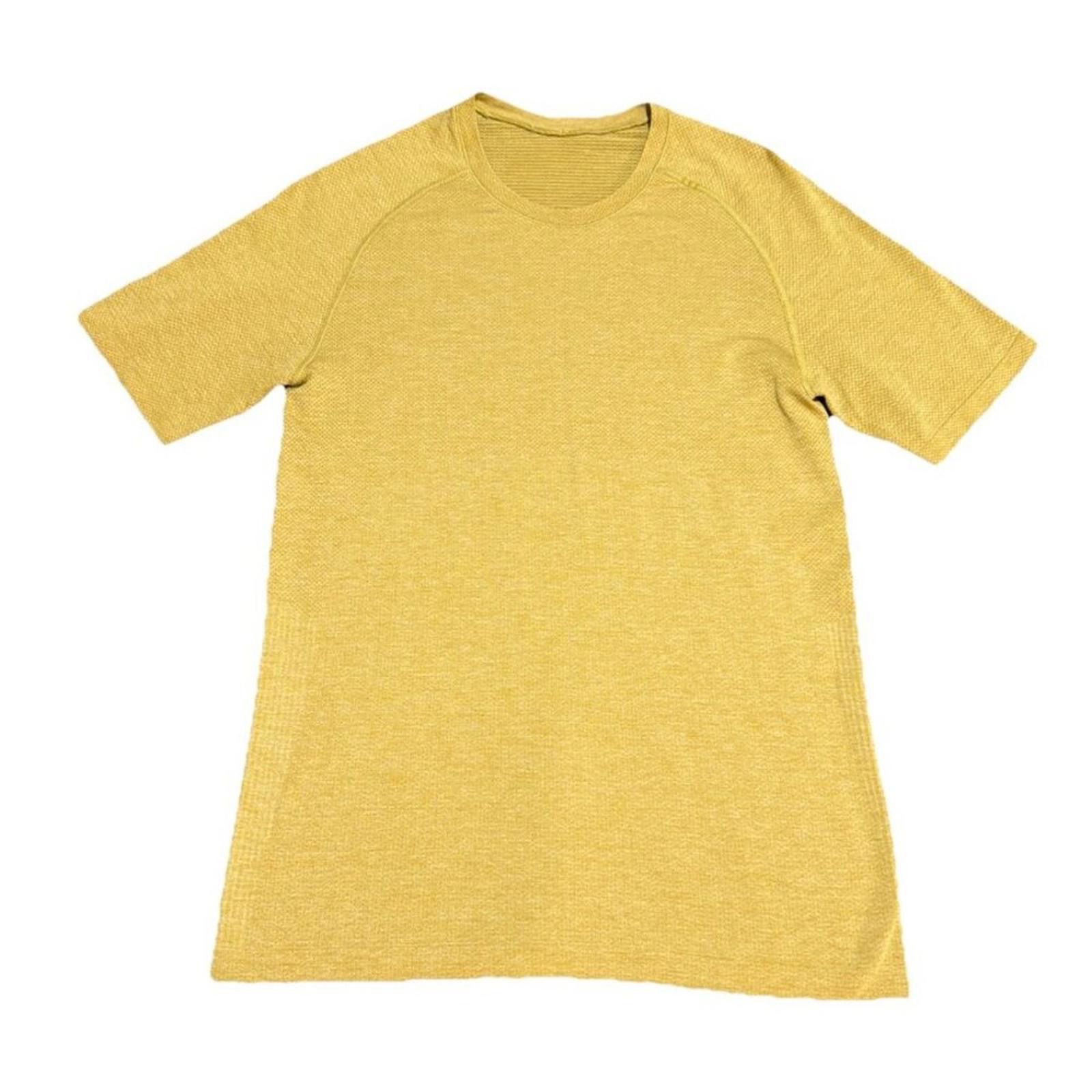 Lululemon LULULEMON METAL VENT SHORT SLEEVE SHIRT SMALL YELLOW Size US S / EU 44-46 / 1 - 2 Thumbnail