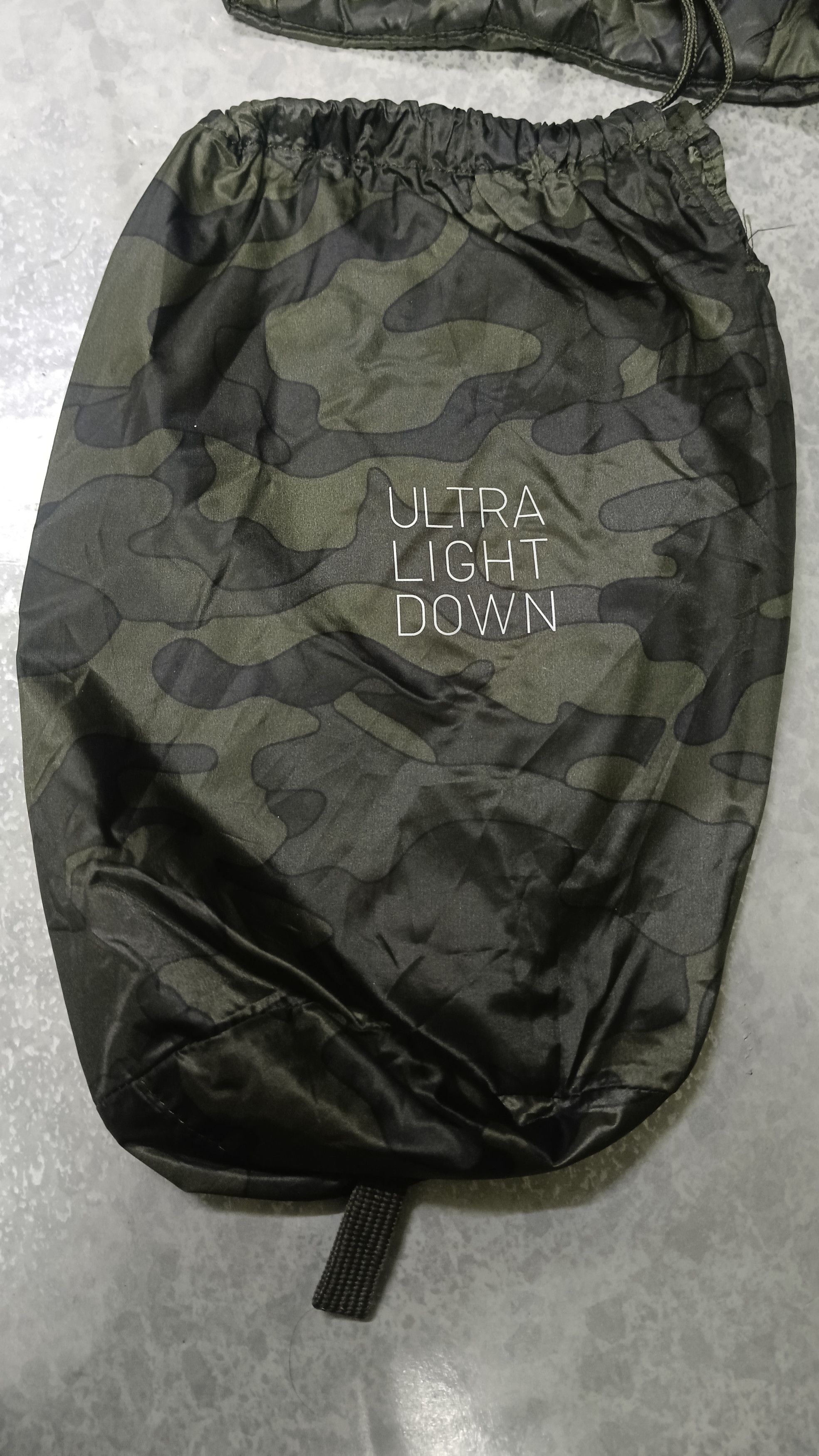 Uniqlo Uniqlo Camouflage Light Down Jacket Size US M / EU 48-50 / 2 - 3 Thumbnail