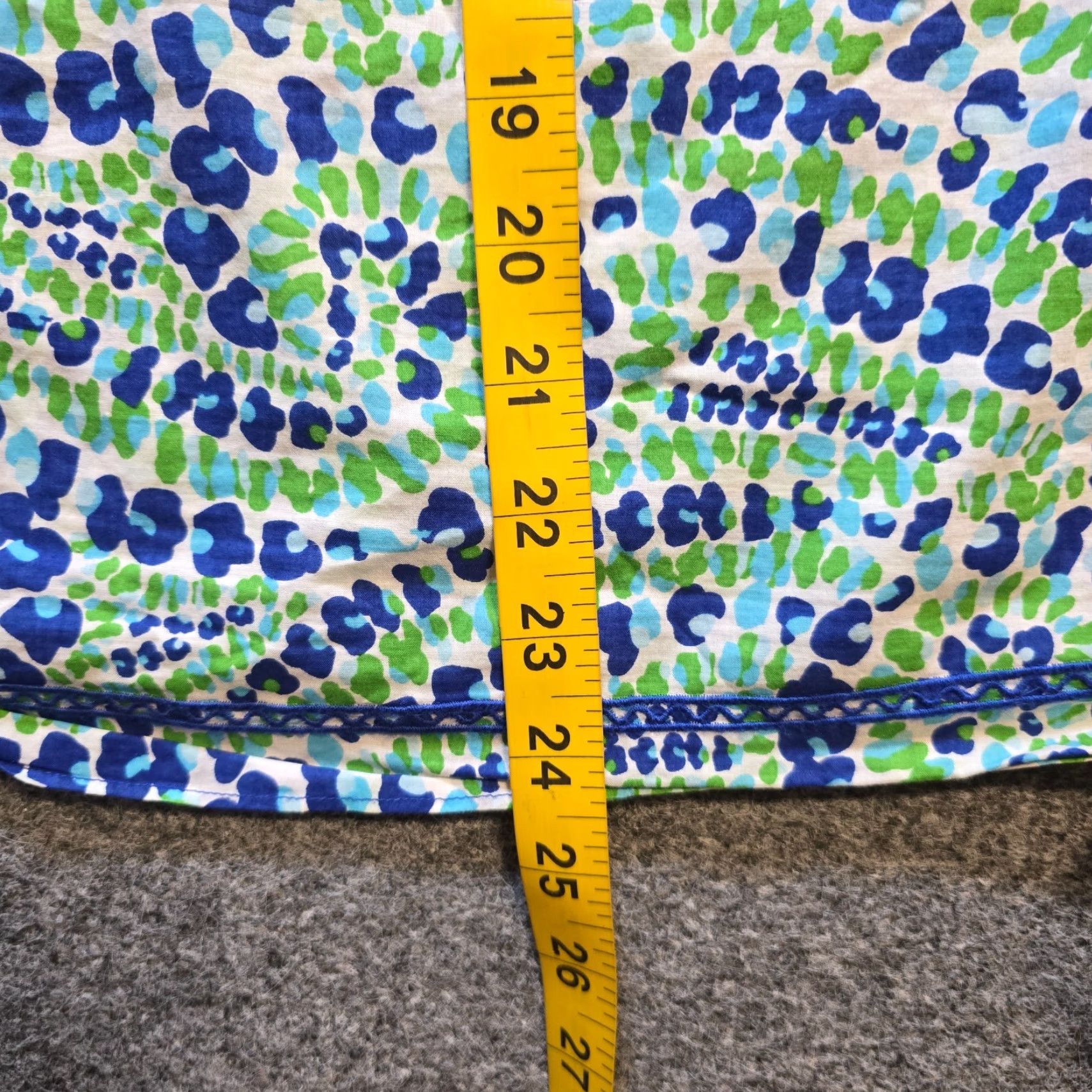 Vineyard Vines Vineyard Vines Top Womens Size 4 Green Mosaic Beachy Long Sleeve V Neck Casual Shirt Size S / US 4 / IT 40 - 6 Thumbnail