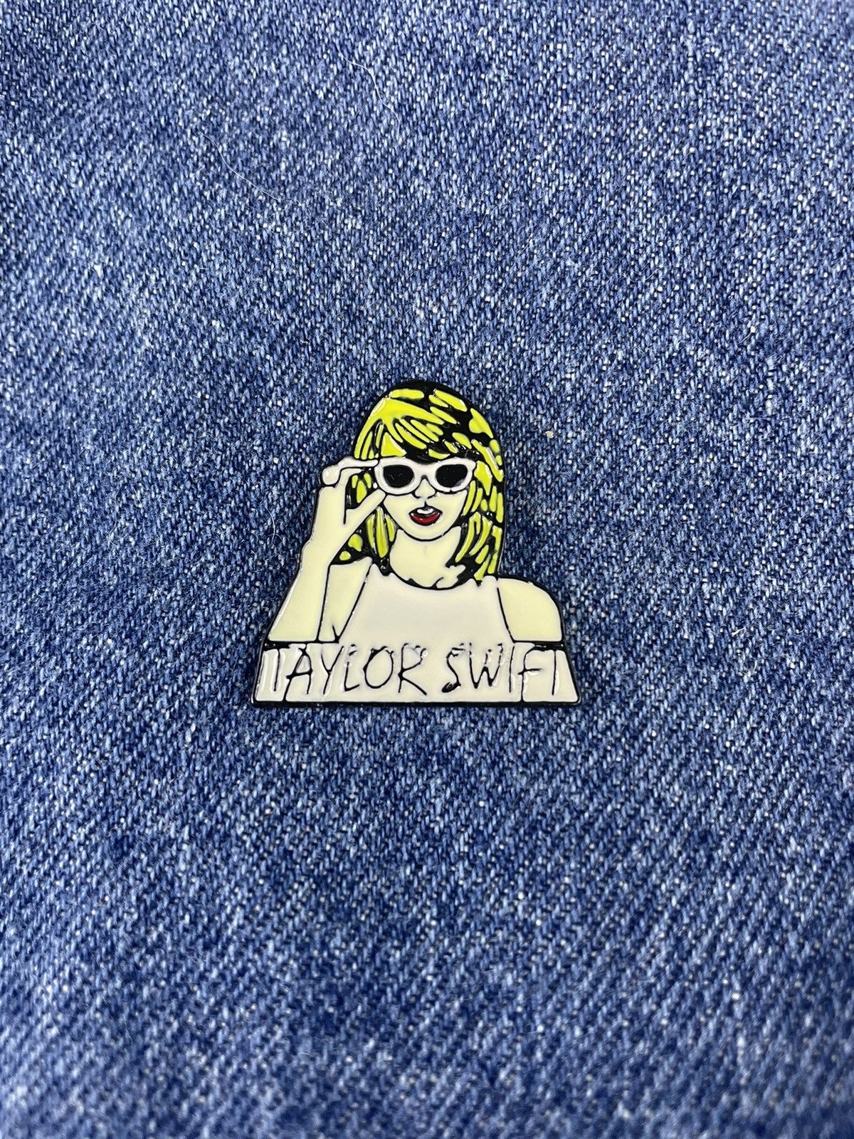Other Taylor Swift Enamel Pin Size ONE SIZE - 1 Thumbnail