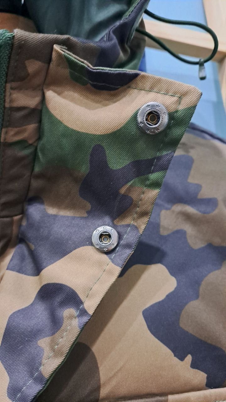 Guess ORIGINAL Guess Puffer Camo Jacket Size US L / EU 52-54 / 3 - 6 Thumbnail