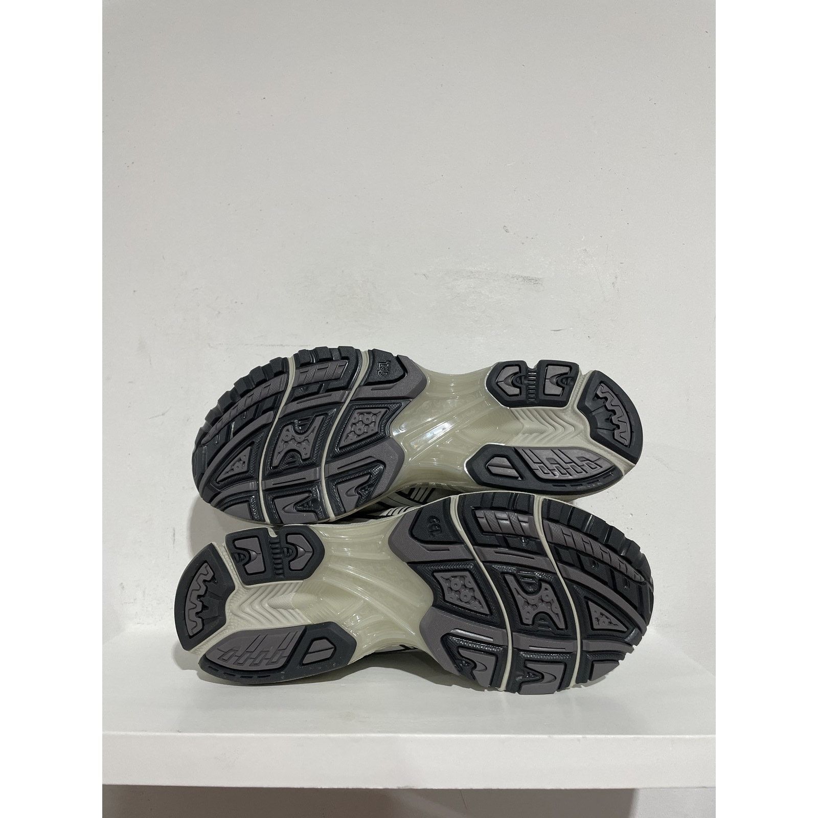 Asics ASICS GEL KAYANO 14 EARTHENWARE PACK WHITE SAGE SIZE 8.5 NEW Size US 8.5 / EU 41-42 - 3 Thumbnail