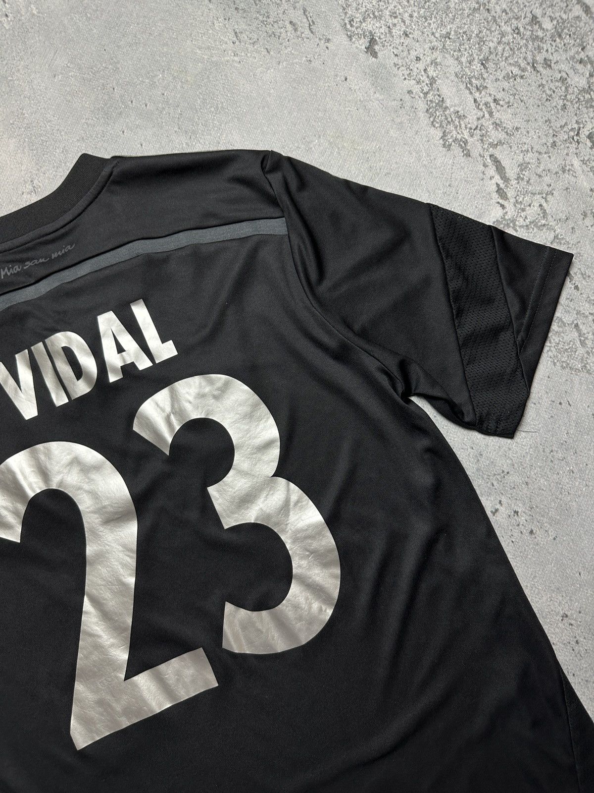 Adidas 2014-2015 Bayern Munich #23 Vidal Adidas Soccer Jersey Rare Size US S / EU 44-46 / 1 - 8 Thumbnail