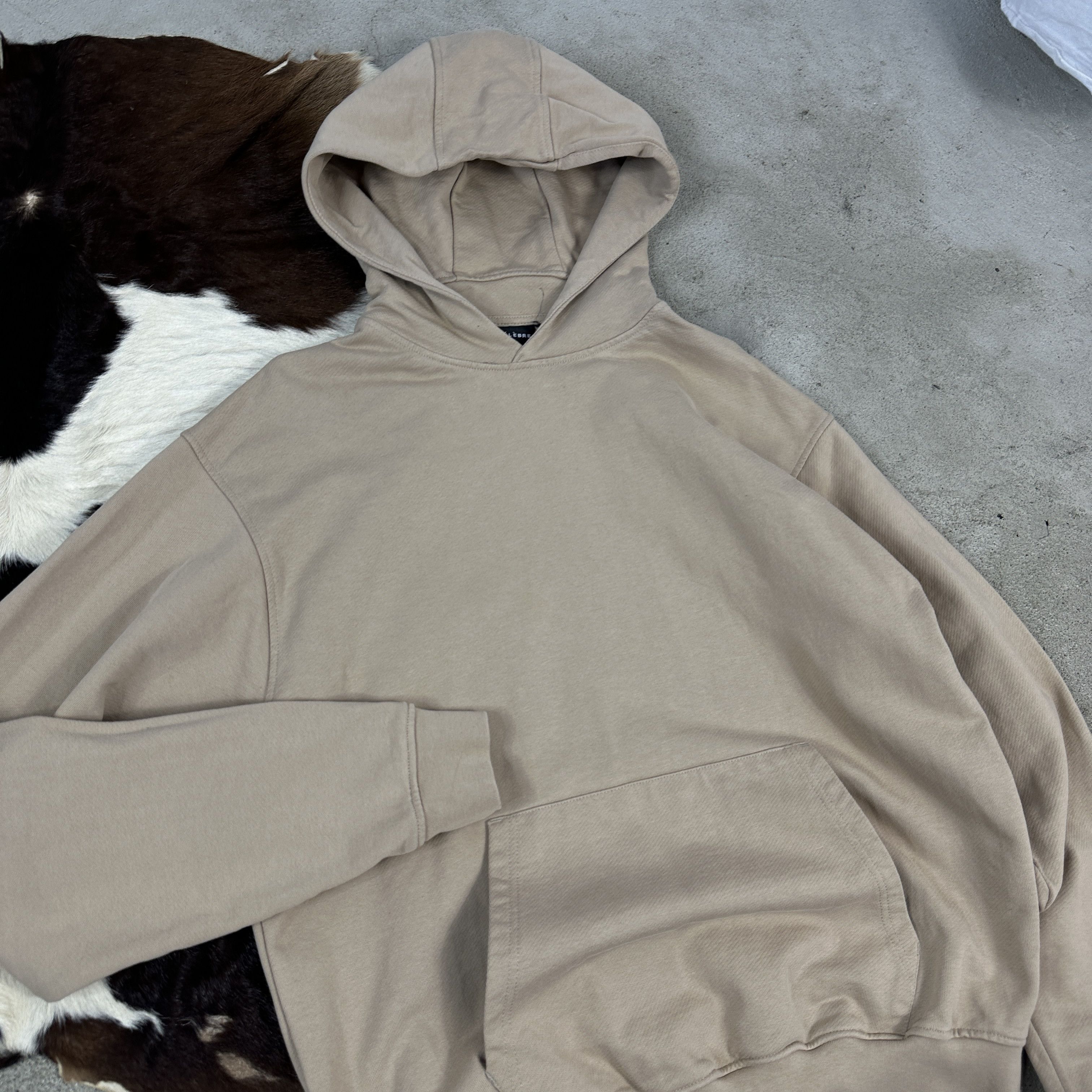 Vintage Vintage Streetwear Basic Blank Celebre Paris Boxy 00s Hoodie Size US M / EU 48-50 / 2 - 2 Thumbnail