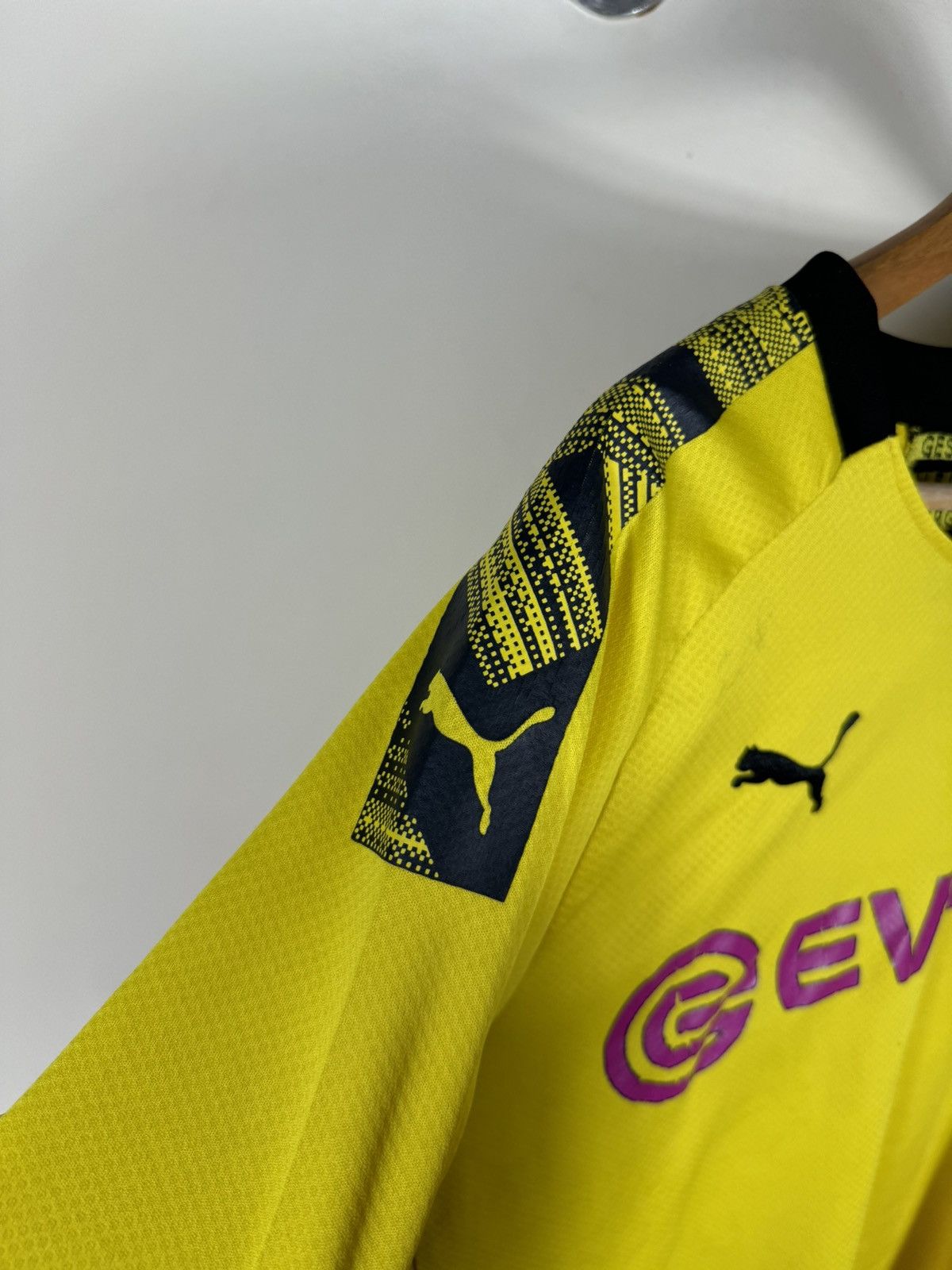 Other Marco Reus BORUSSIA DORTMUND 2019-20 PUMA HOME FOOTBALL Size US S / EU 44-46 / 1 - 6 Thumbnail