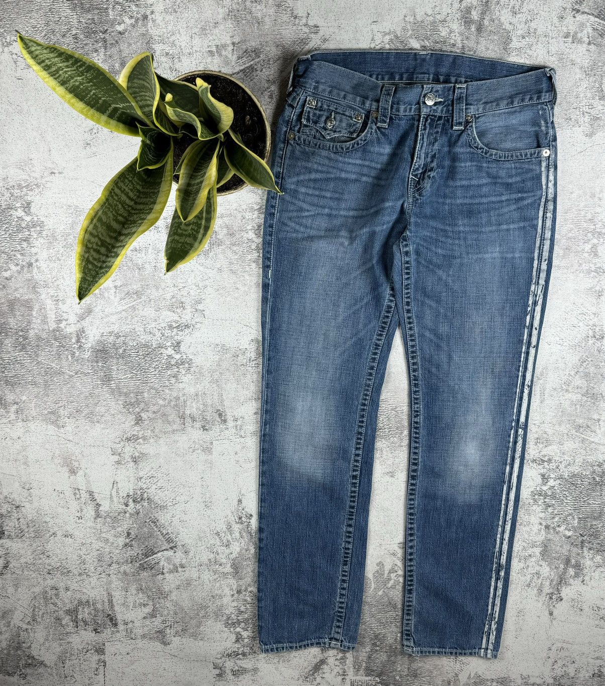 True Religion Vintage True Religion Y2K Distressed Faded Rap Jeans Denim Size US 32 / EU 48 - 2 Thumbnail