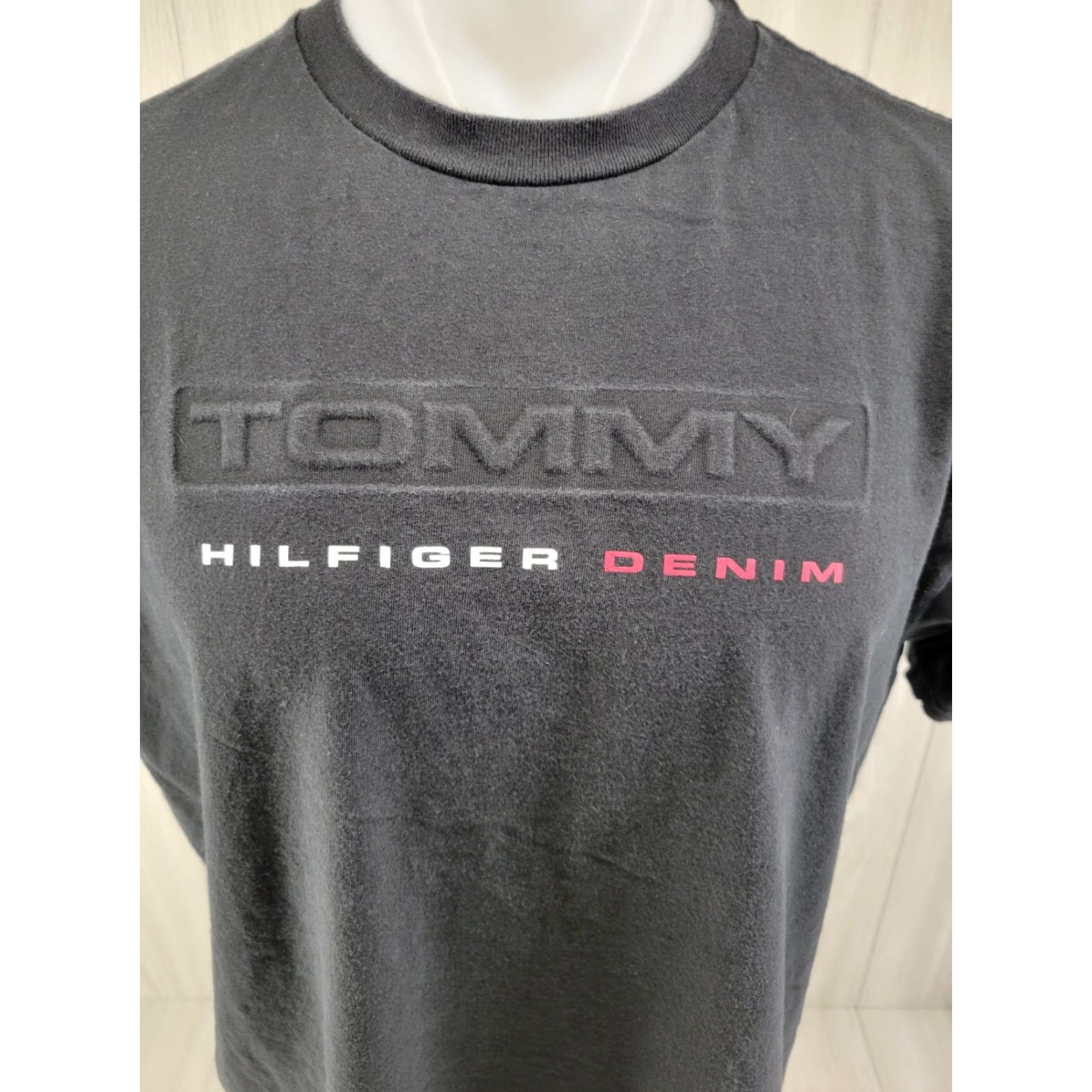 Tommy Hilfiger VINTAGE Tommy Hilfiger Denim Tee Embossed Size Medium Navy Crew Neck Short Sleeve Mens T-Shirt Size US M / EU 48-50 / 2 - 2 Thumbnail