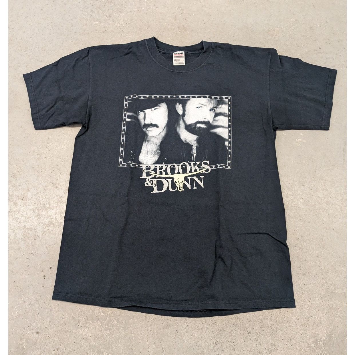 Anvil × Vintage 2001 Brooks & Dunn Neon Circus & Wild West Show Tour t-shirt Size US L / EU 52-54 / 3 - 1 Thumbnail